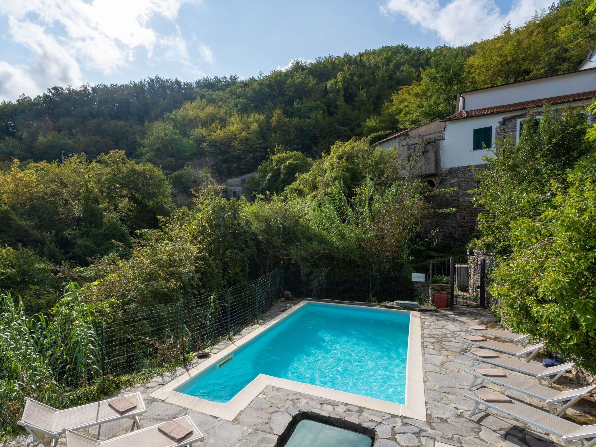 Lovely apartment for 6 people with pool, WIFI, terrace and panoramic view