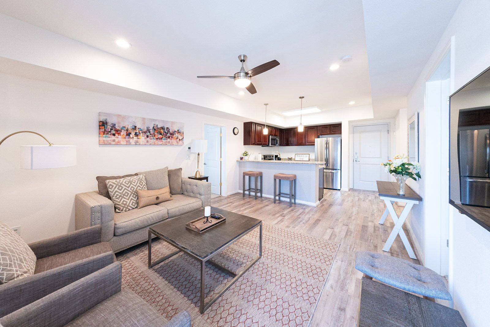 2N|*Holiday Special* Bright & Comfy Home| Gated Condo| Charm in KAT| 