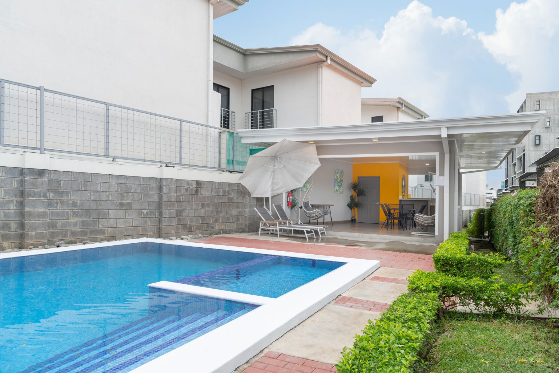 Blvd Park 2 BDR Apartment with Pool & Gym