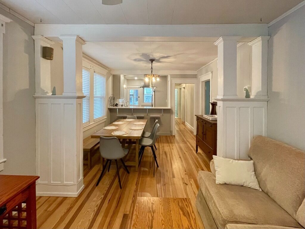 Let's Go to the Beach 3 Bedroom Condo
2 1/2 minute walk to beach and boardwalk!