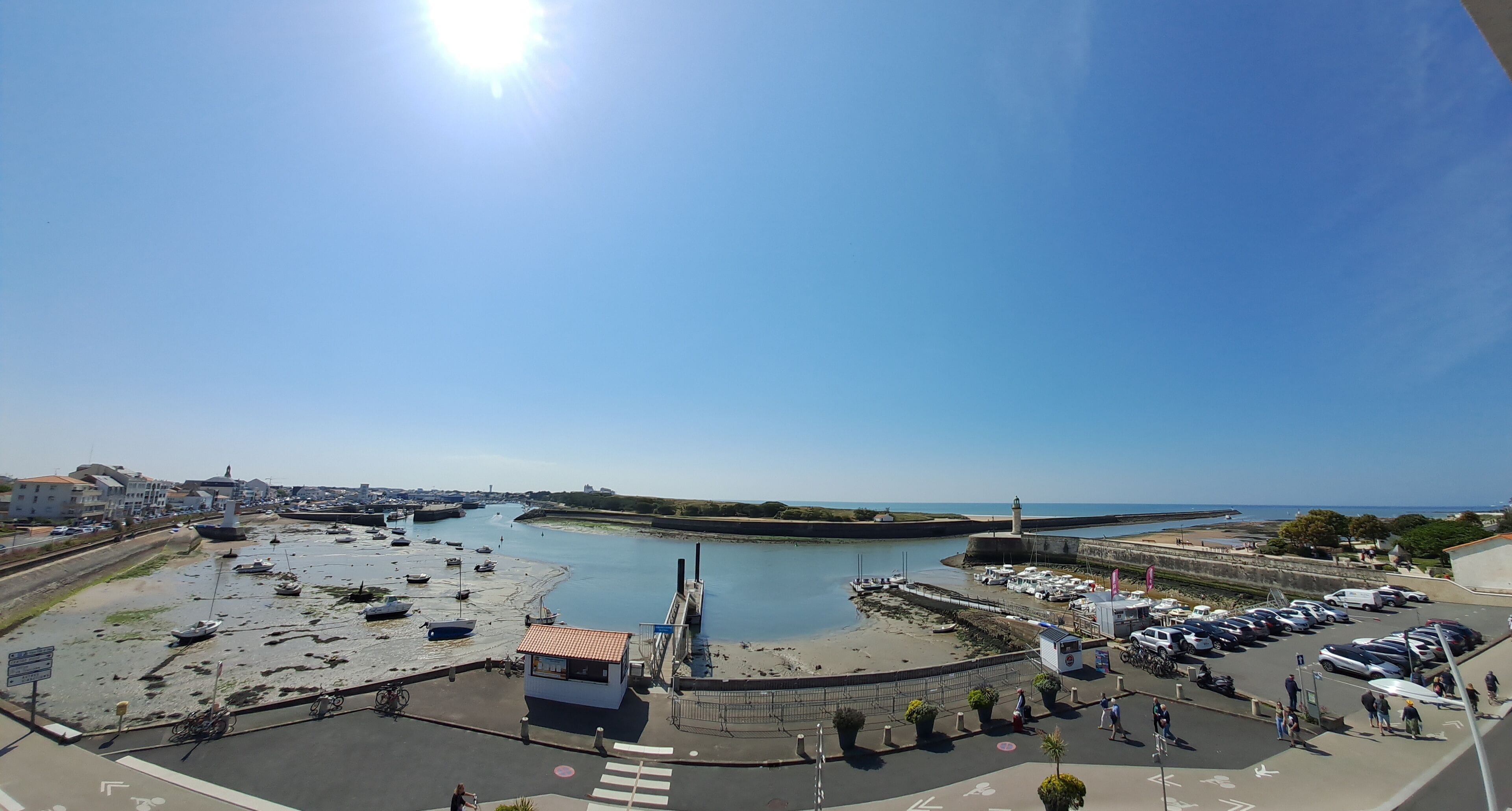 Magnificent view of the bay of Saint Gilles Croix de Vie (Adon).