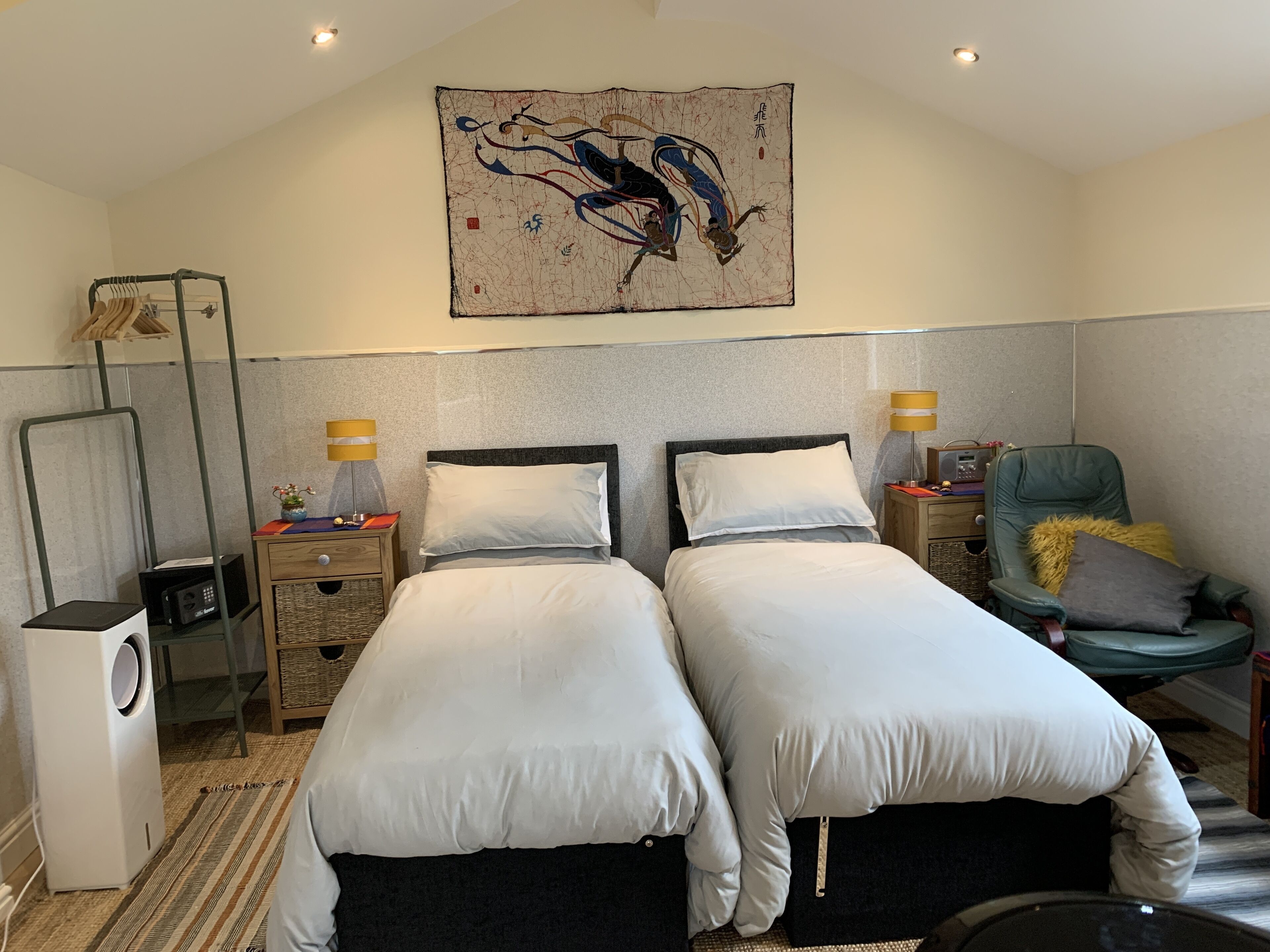 Private BedHaus Annex Opposite Caerphilly Castle