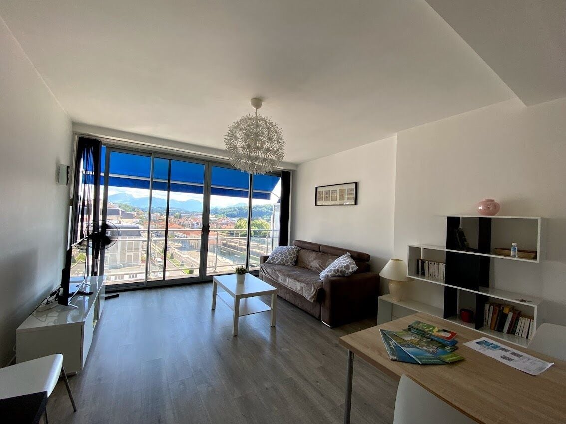 Modern studio with breathtaking view close to the train station