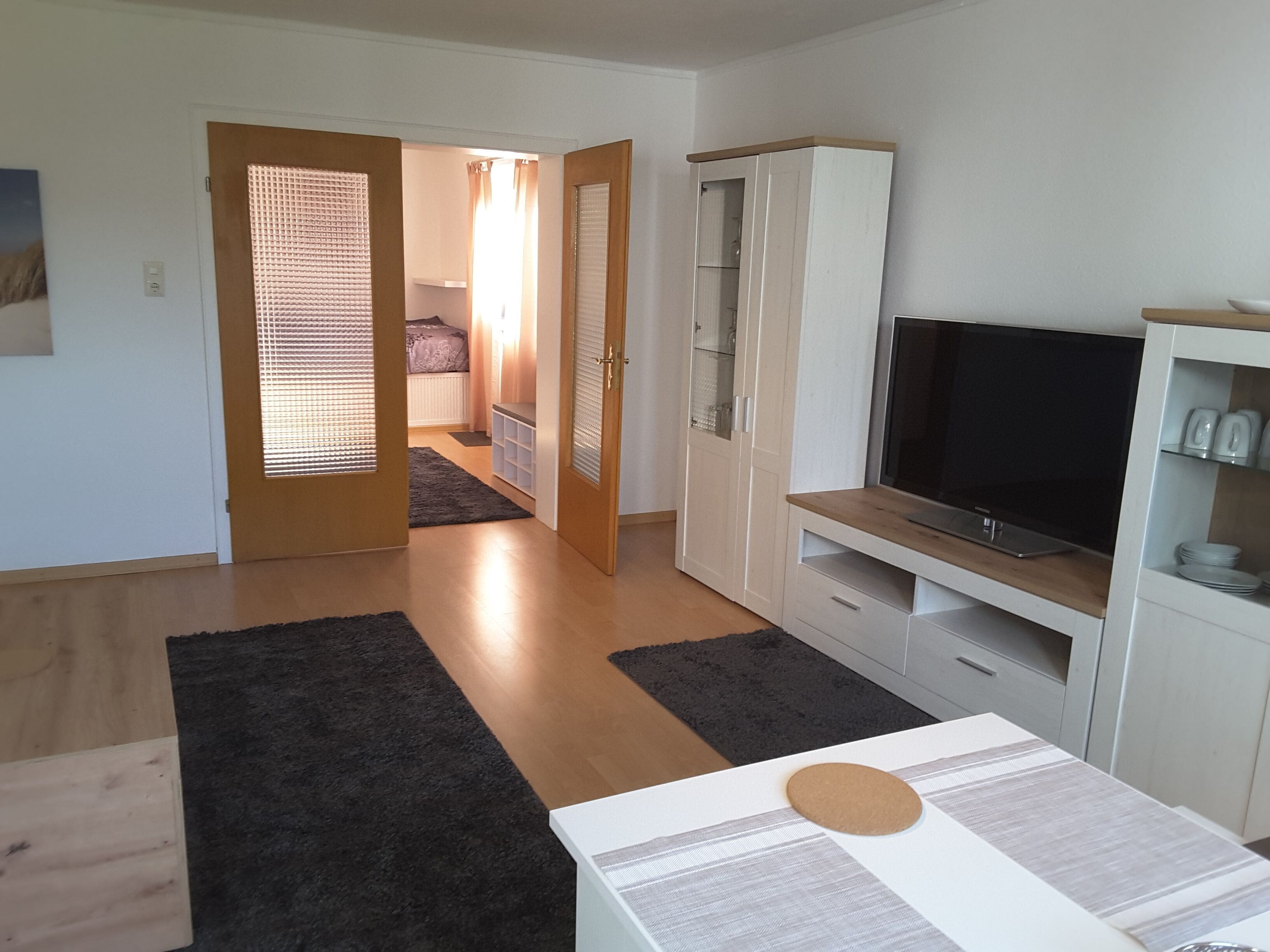 Neu Renovierte, Freundliche und Zentral Gelegene Ferienwohnung mit Wintergarten