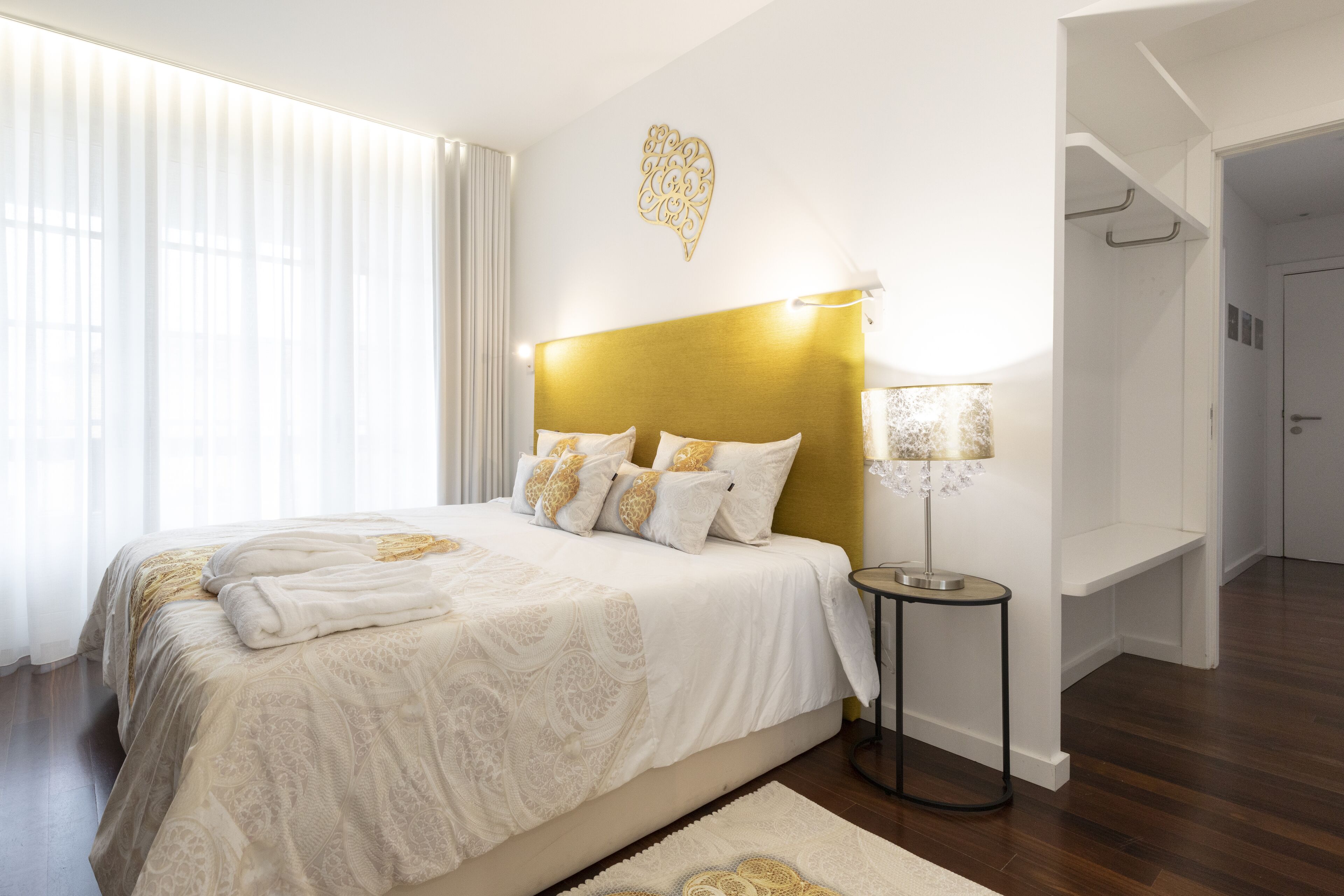 4 bedroom apartment on the city's main avenue