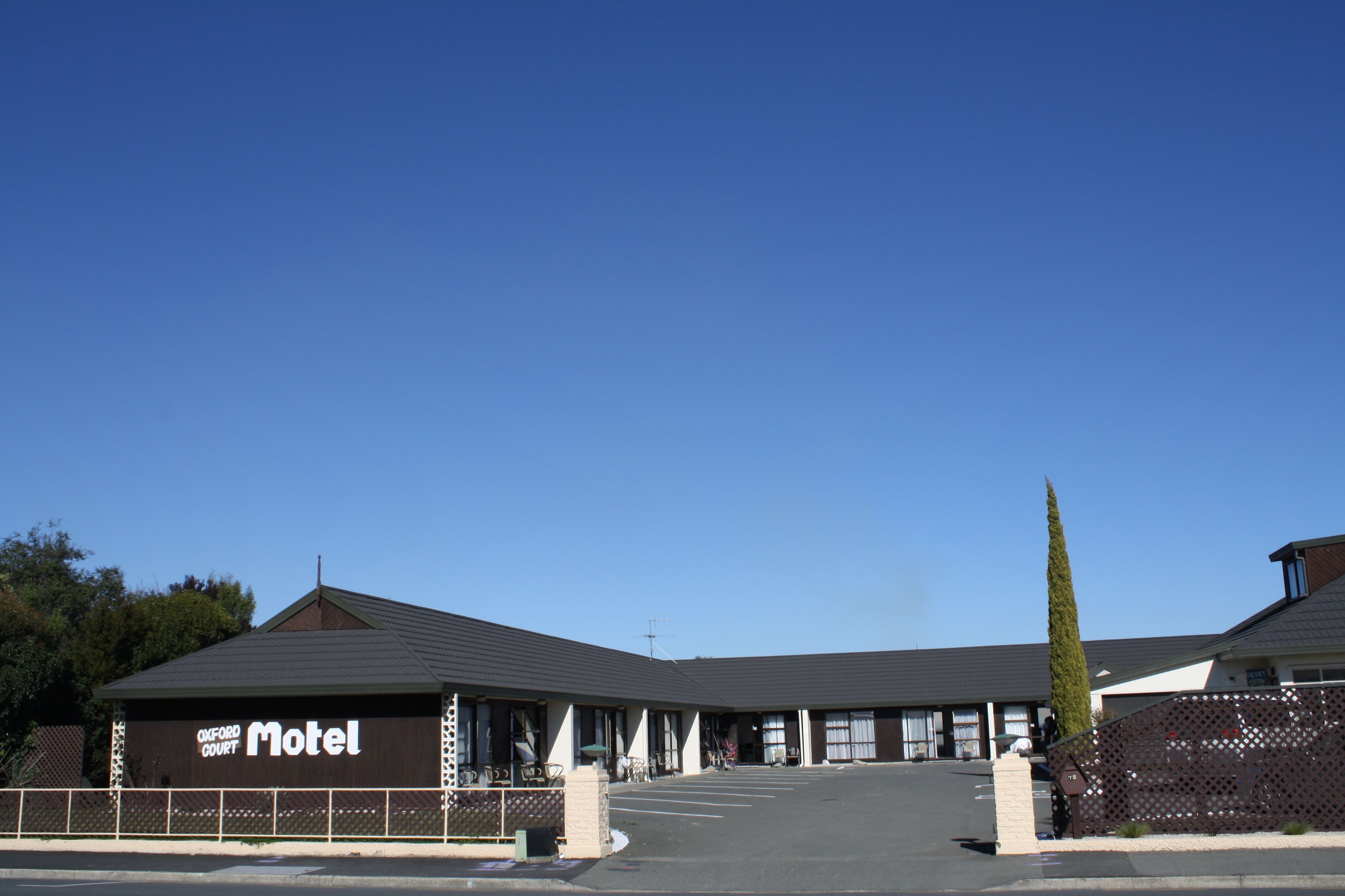 Oxford Court Motel