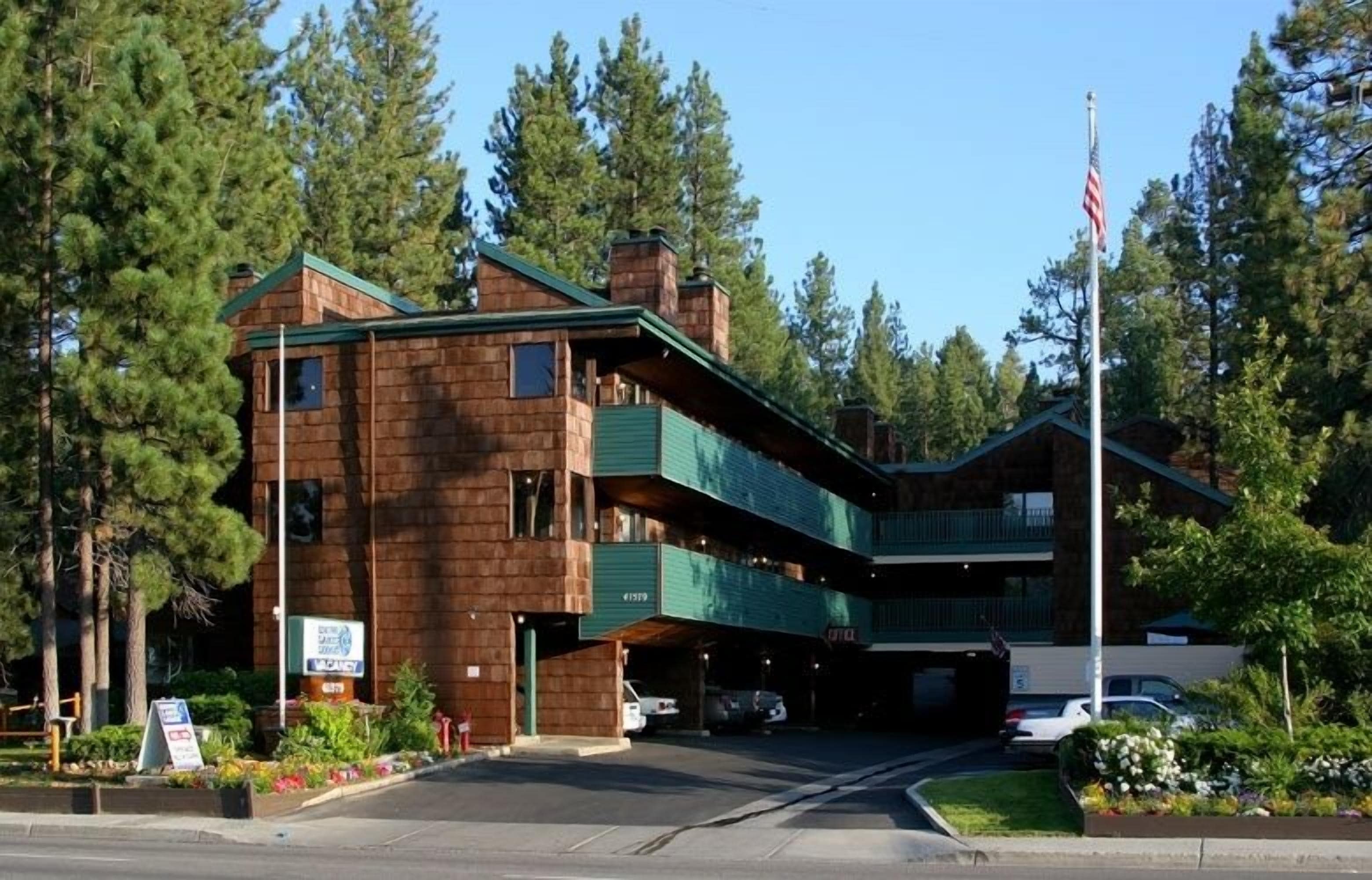 Getaways at Snow Lake Lodge