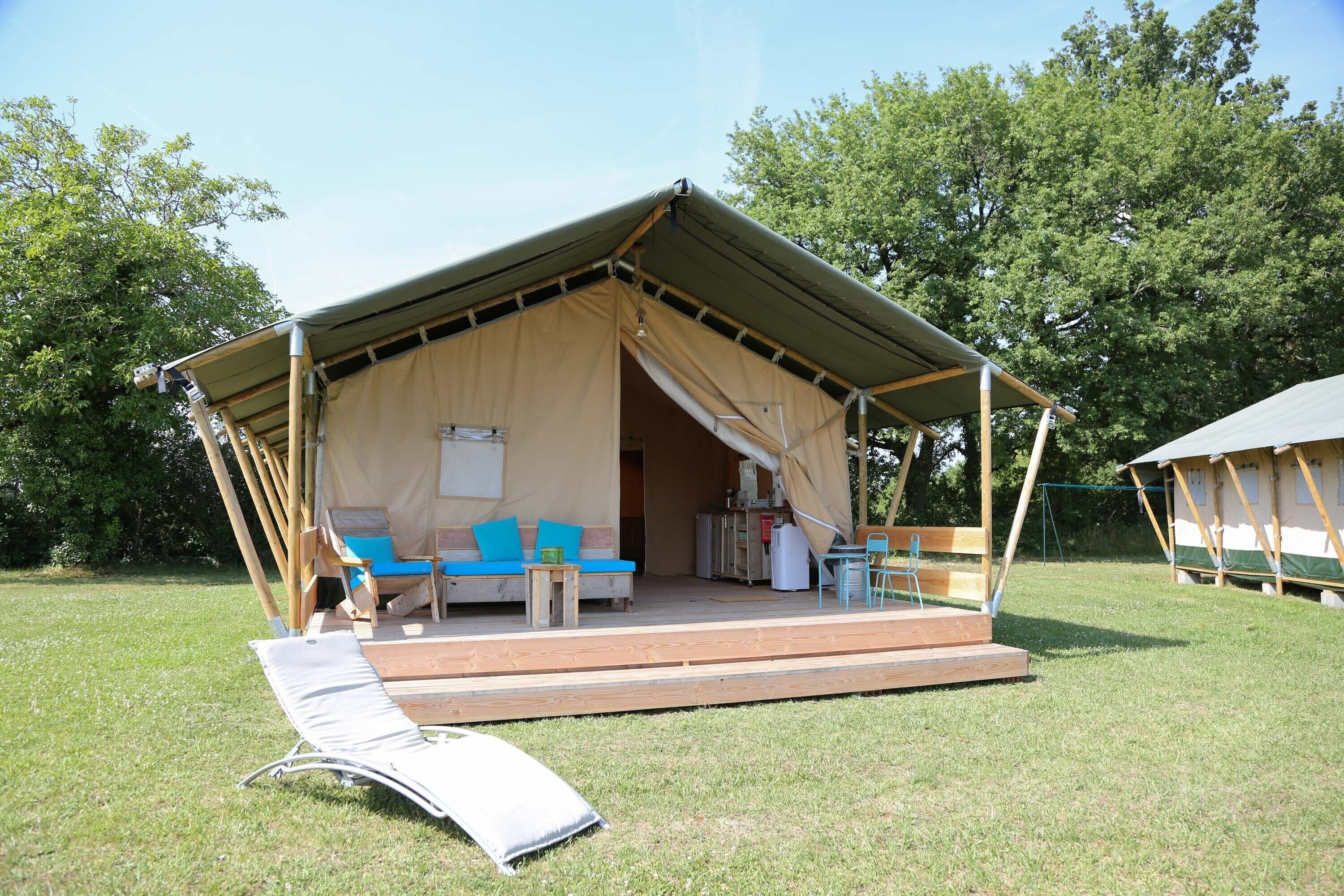 Lodge Tent Prestige, swimmingpool and near all attractions of Dordogne