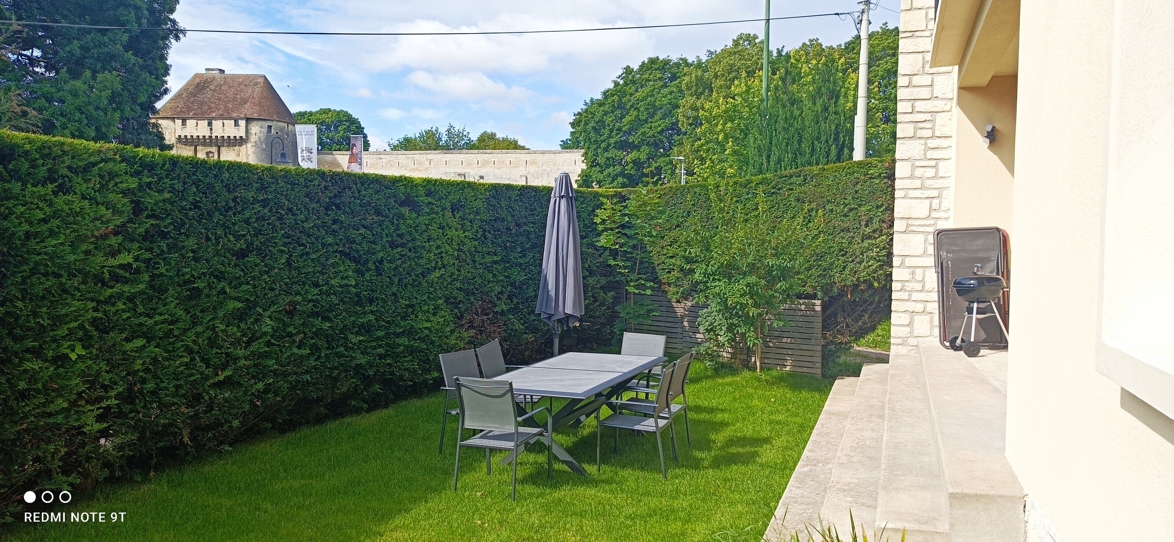 Exceptional in the center of Caen, ground floor with garden and view of the castle