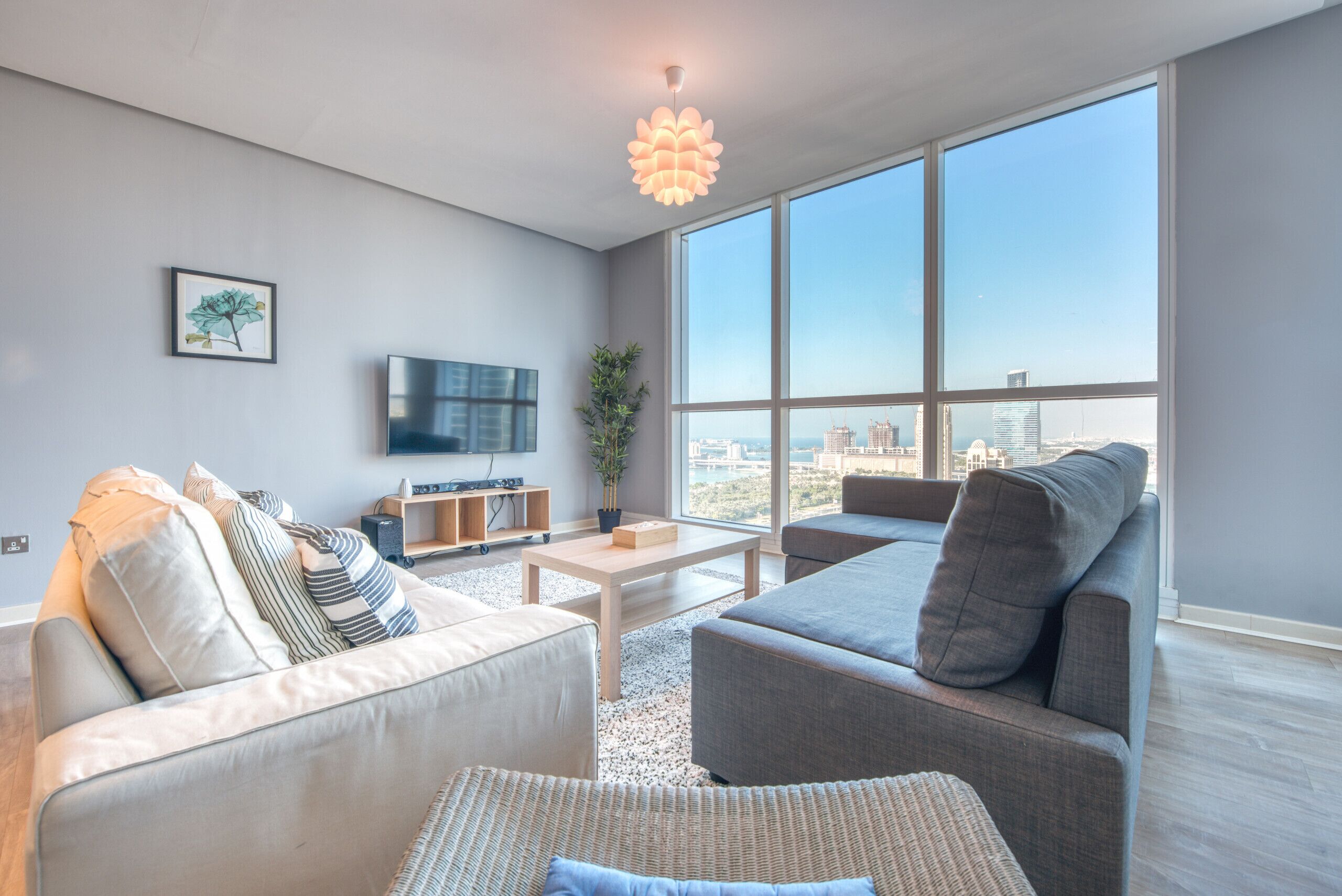 Lovely Apt w/ Sea Views Close to the Beach