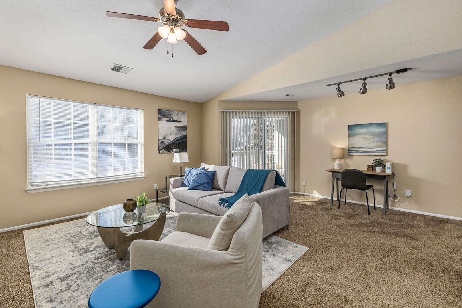 Modern Apartment in Prime Location (ID8457)