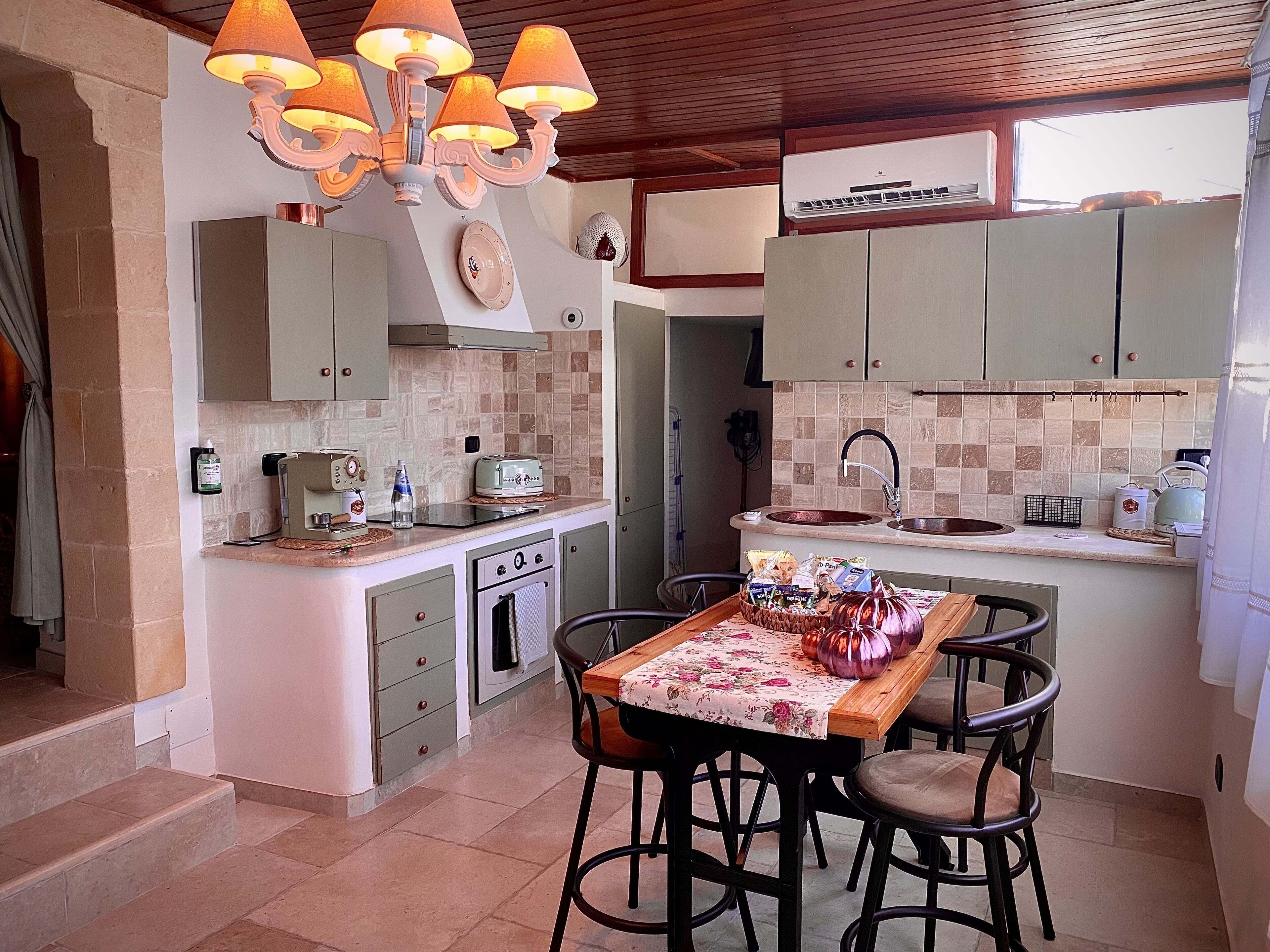 Dimore Deluxe nel Cuore del Borgo Santi Medici.ideale per Famiglie. Pet-friendly