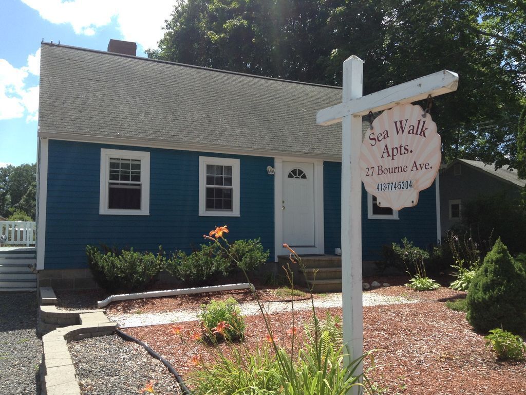 Seawalk Apartments on Ogunquit line