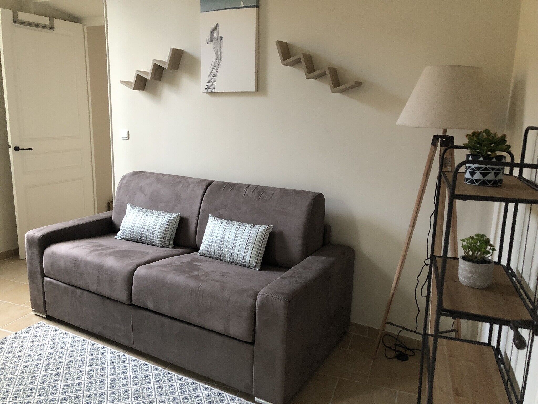 2 rooms + mezzanine Garibaldi district / République