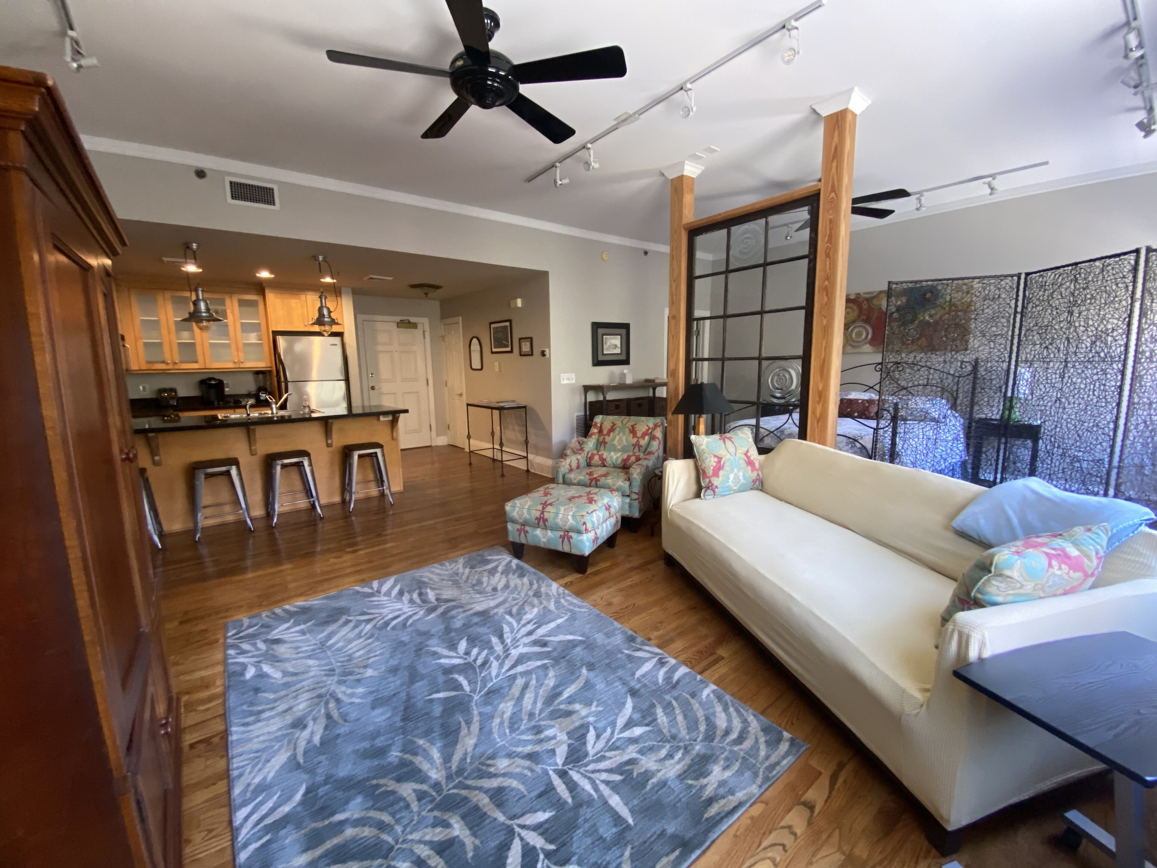 Riverwalk Falls-lovely one bedroom condo