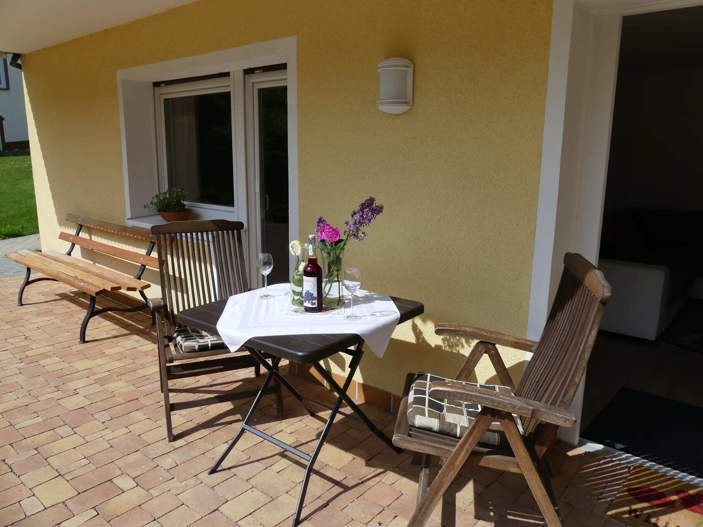 Ferienwohnung mit 75qm, 1 Schlafzimmer, Max. 2 Erwachsene und 1 Kleinkind