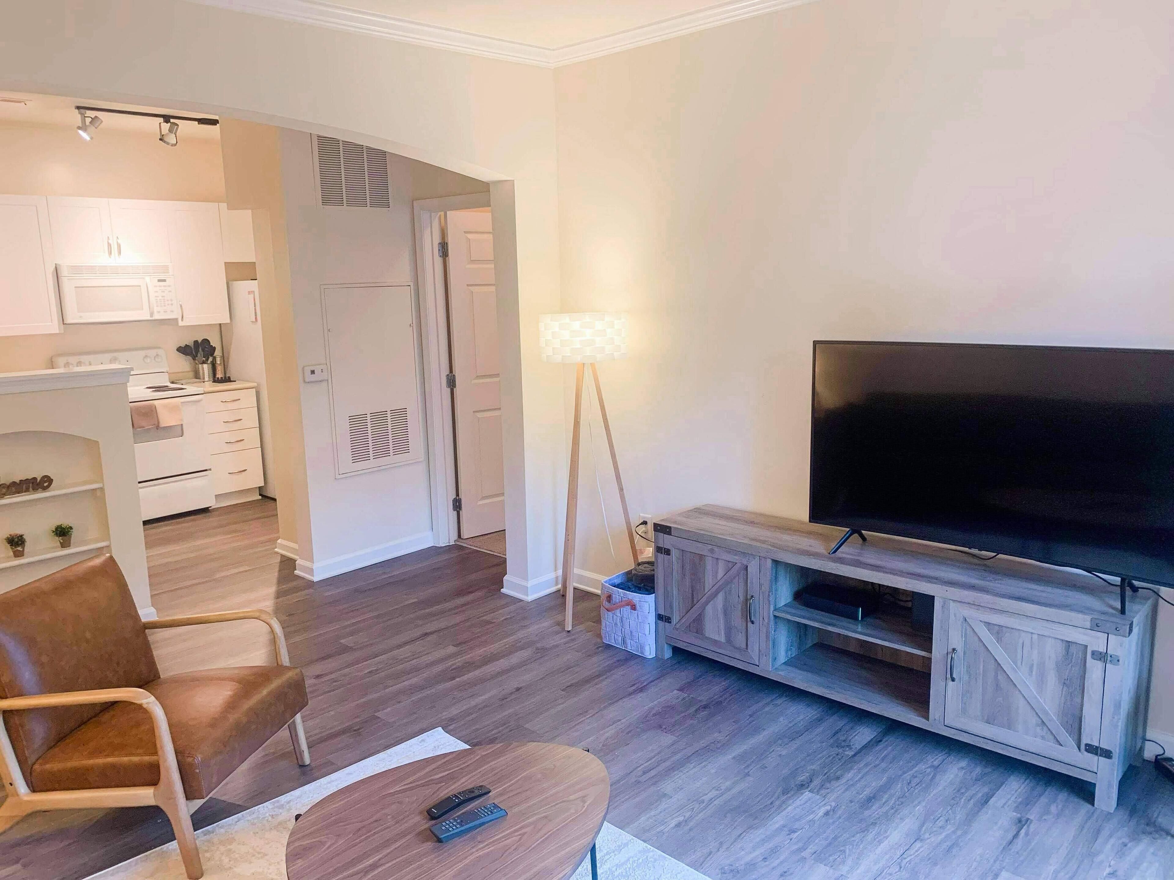Luxury Apartment ten minutes from Frederick