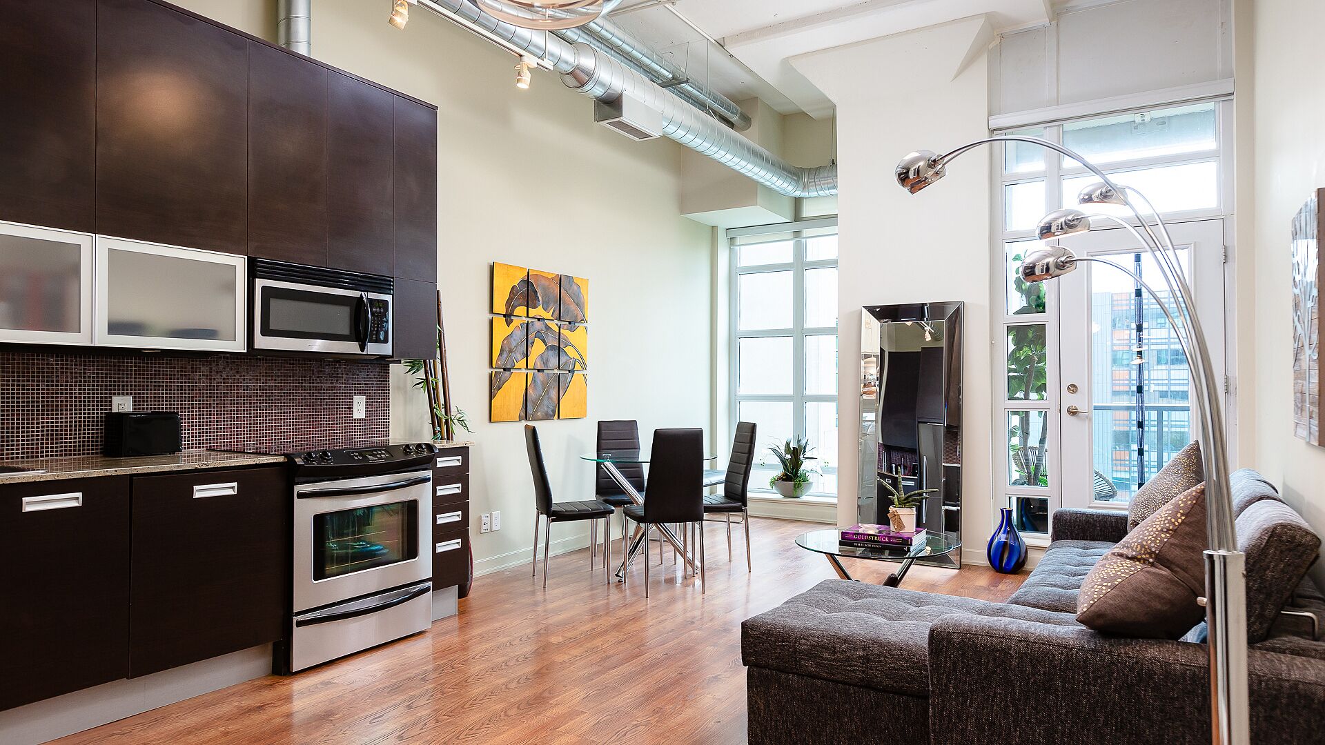 Bright loft one bedroom with den, steps to subway, Casa Loma and Yorkwille