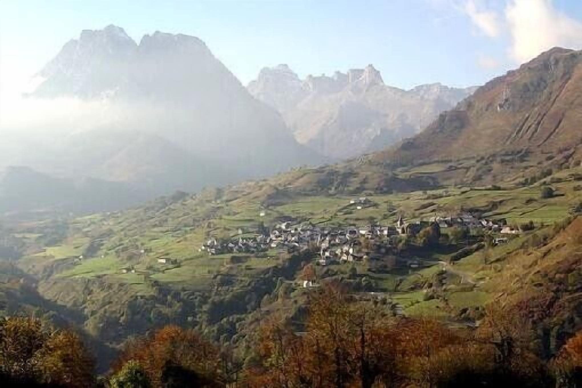 Large gîte in the mountains, in Lescun (Department 64) (Aspe Valley)