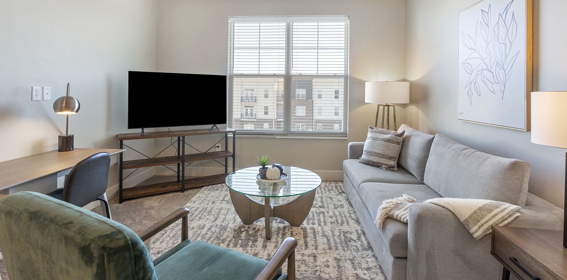Modern Apartment in Prime Location (ID8145X7)