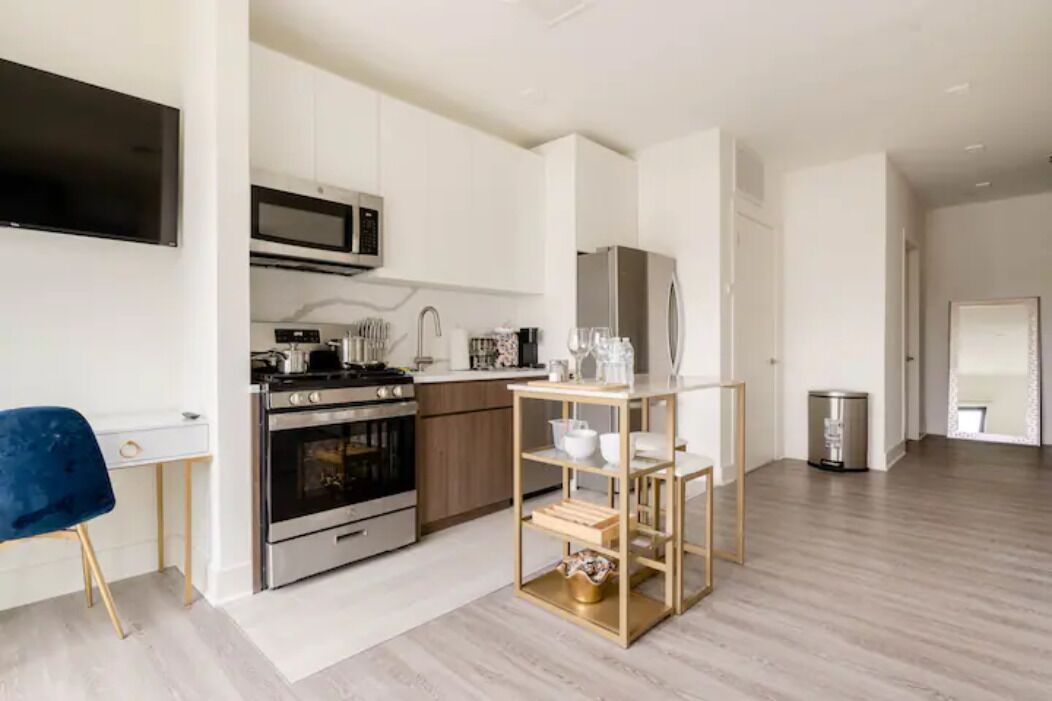 Ritzy Downtown Studio Apt/FREE PARKING
