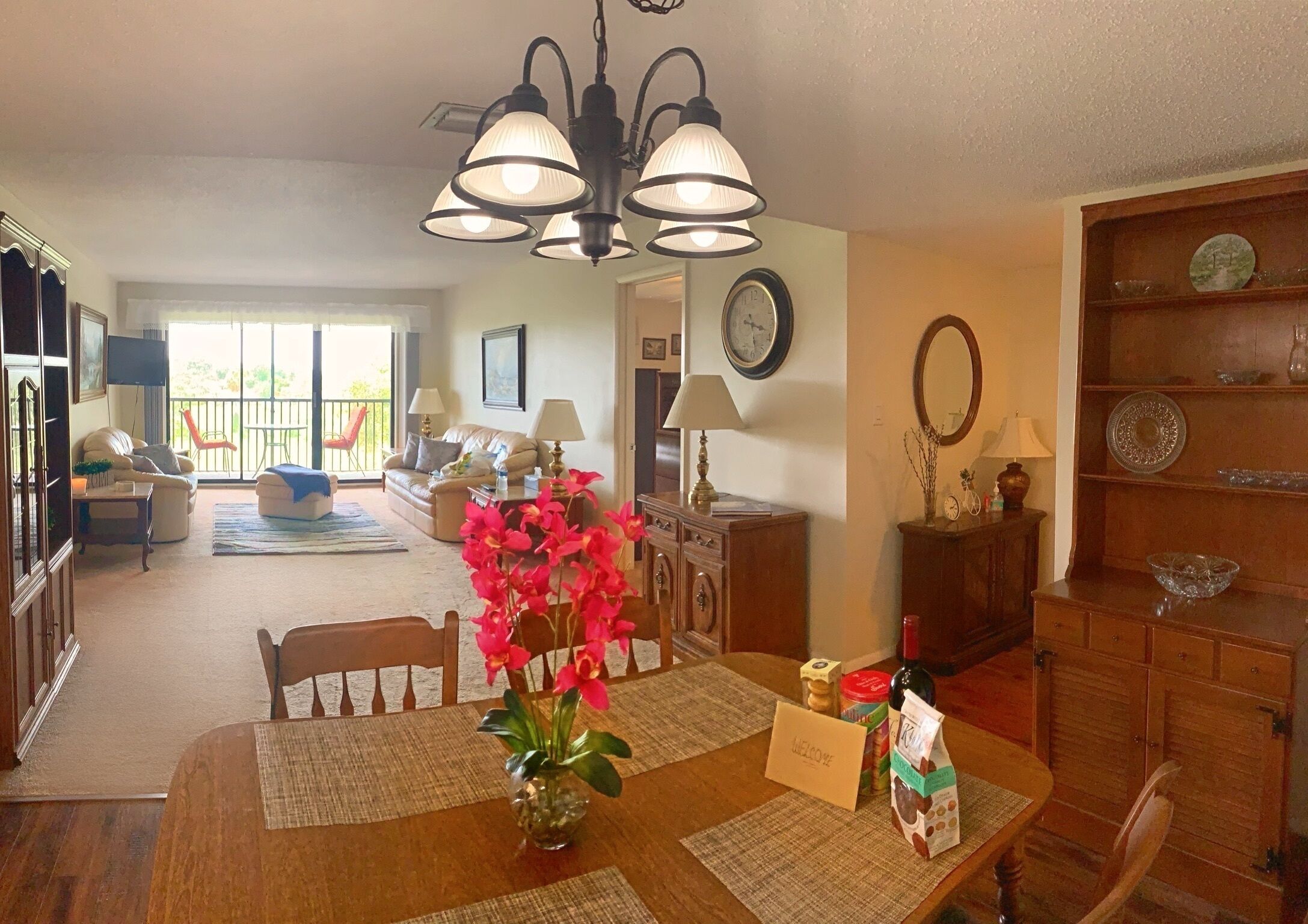 Gorgeous 2 Bedroom Condominium Overlooking IMG Academy Golf Course