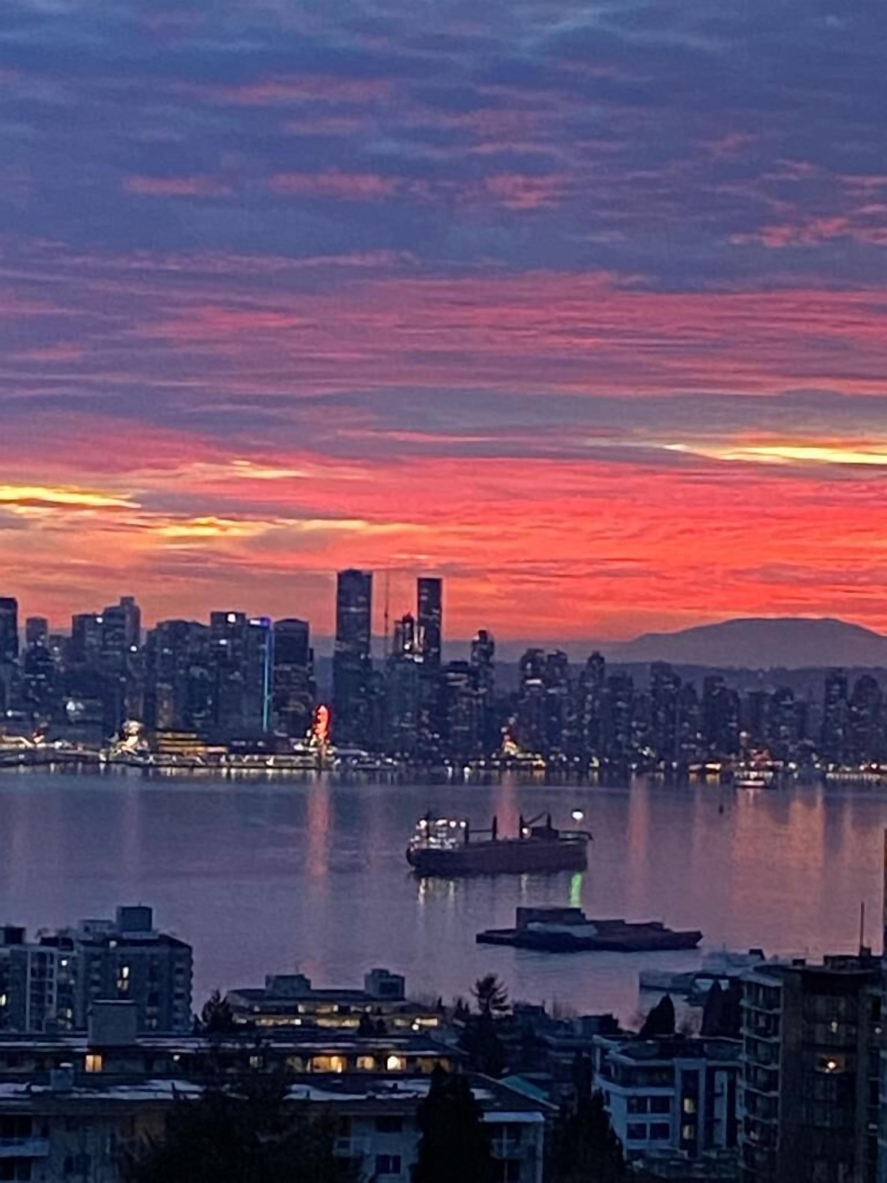 Luxury 2 Bedroom 2 Bath Condo – In the heart of North Vancouver