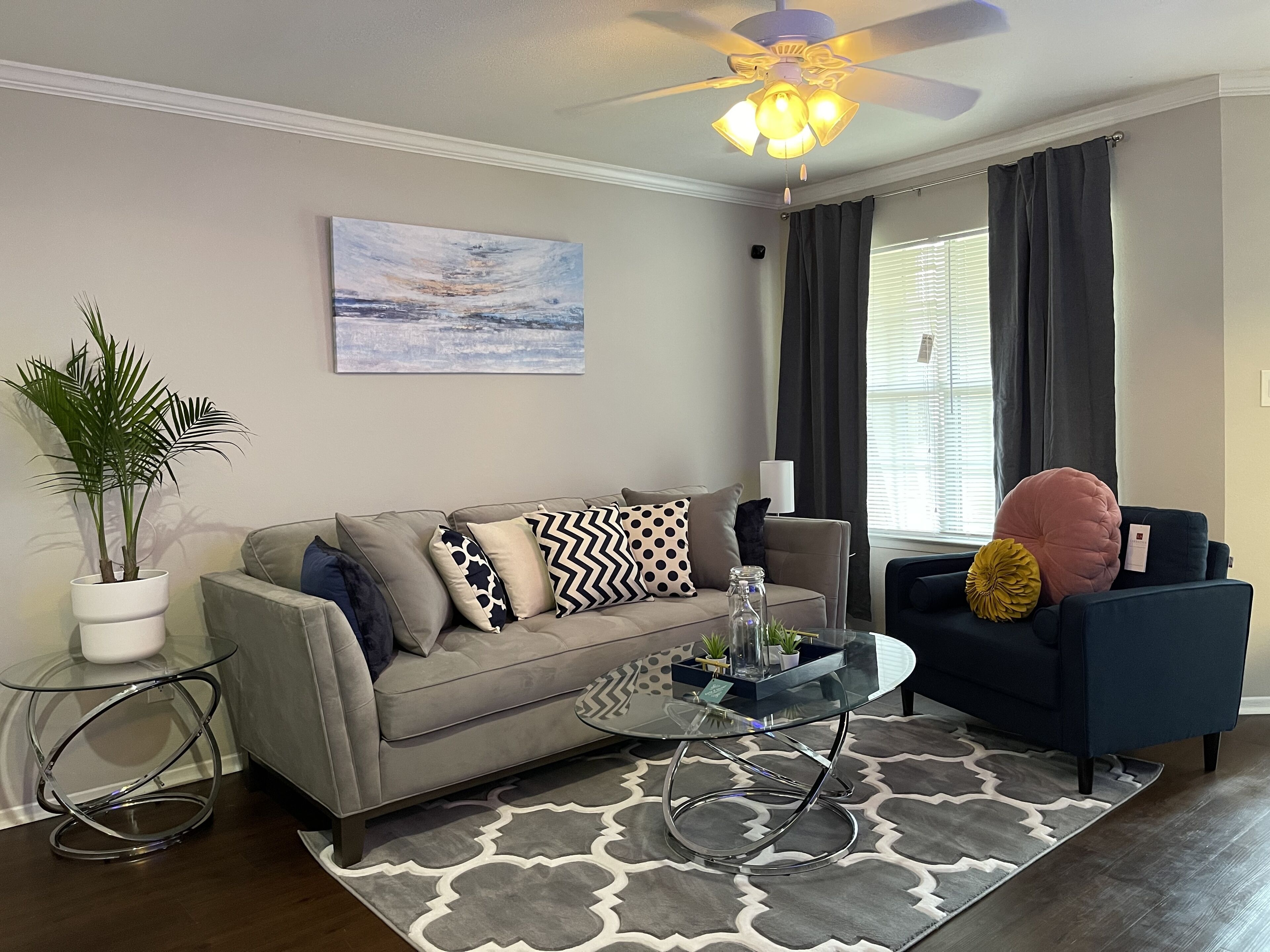 ENTIRE Cozy 1BR/1BA King Ste Condo + Free Parking + Controlled Access + Sleeps 4