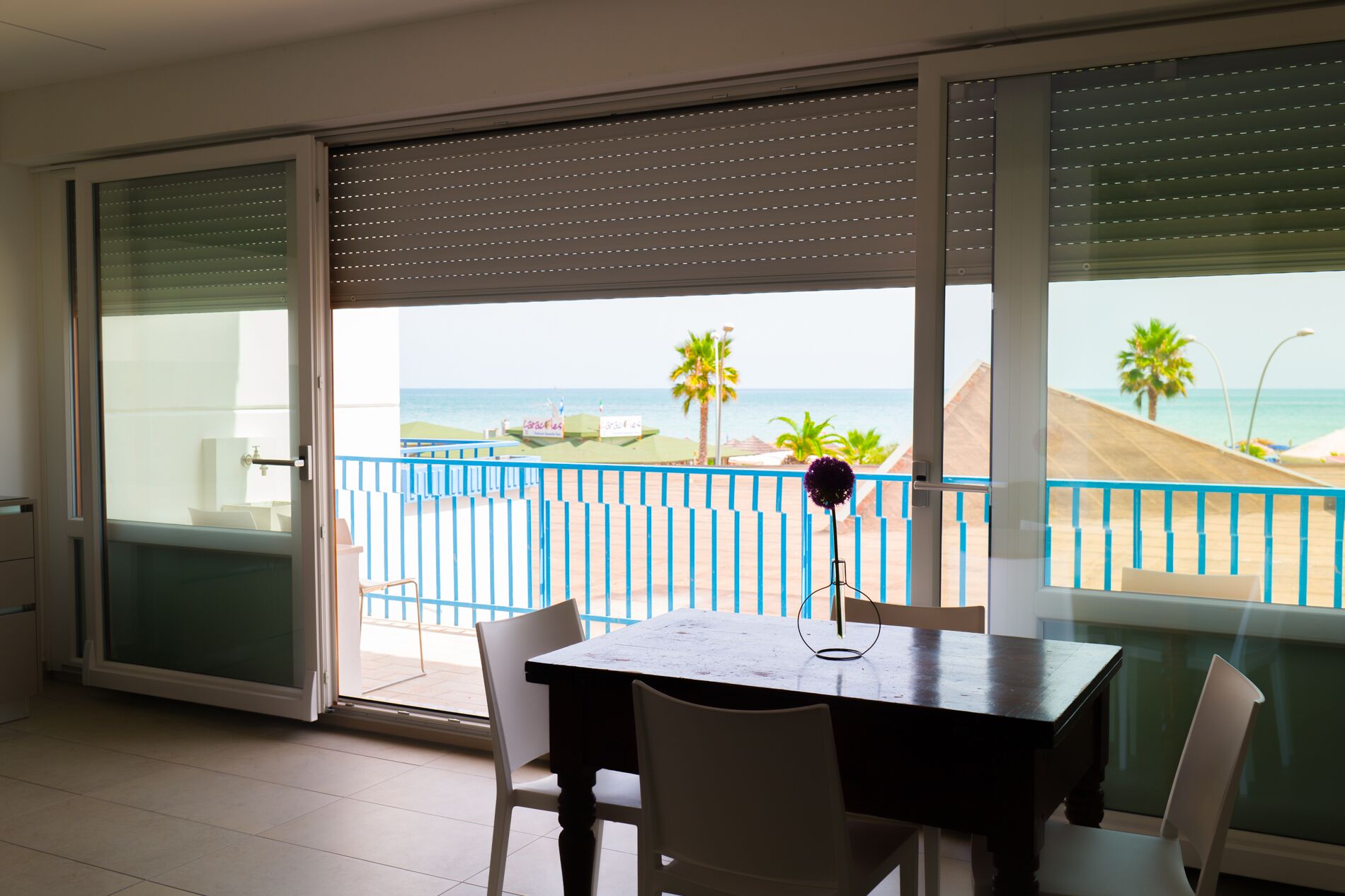 apartment first row to the sea, air conditioning, flat screen TV, 