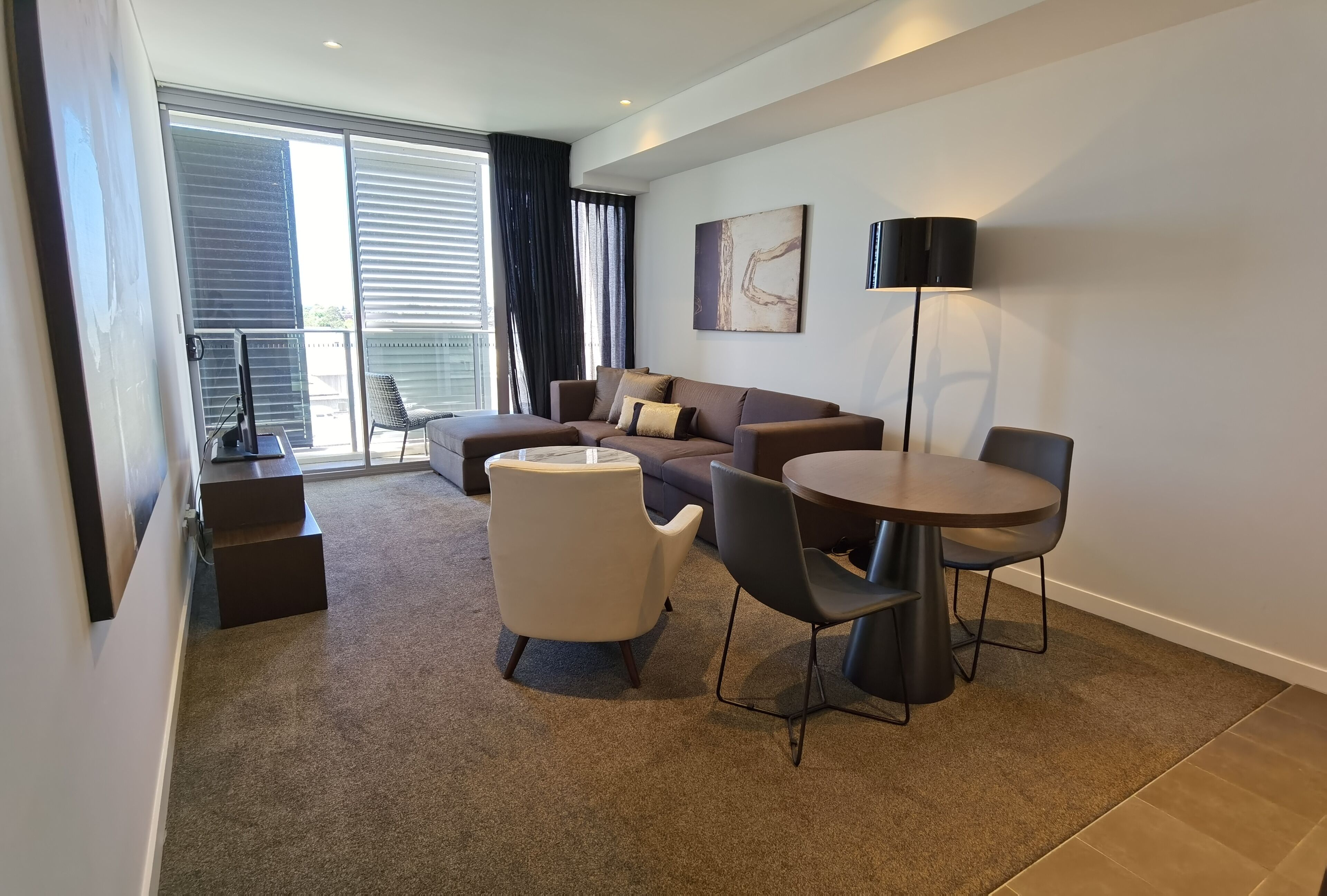 KOZYGURU | Chatswood | Luxury Studio | Walk to Chatswood Chase