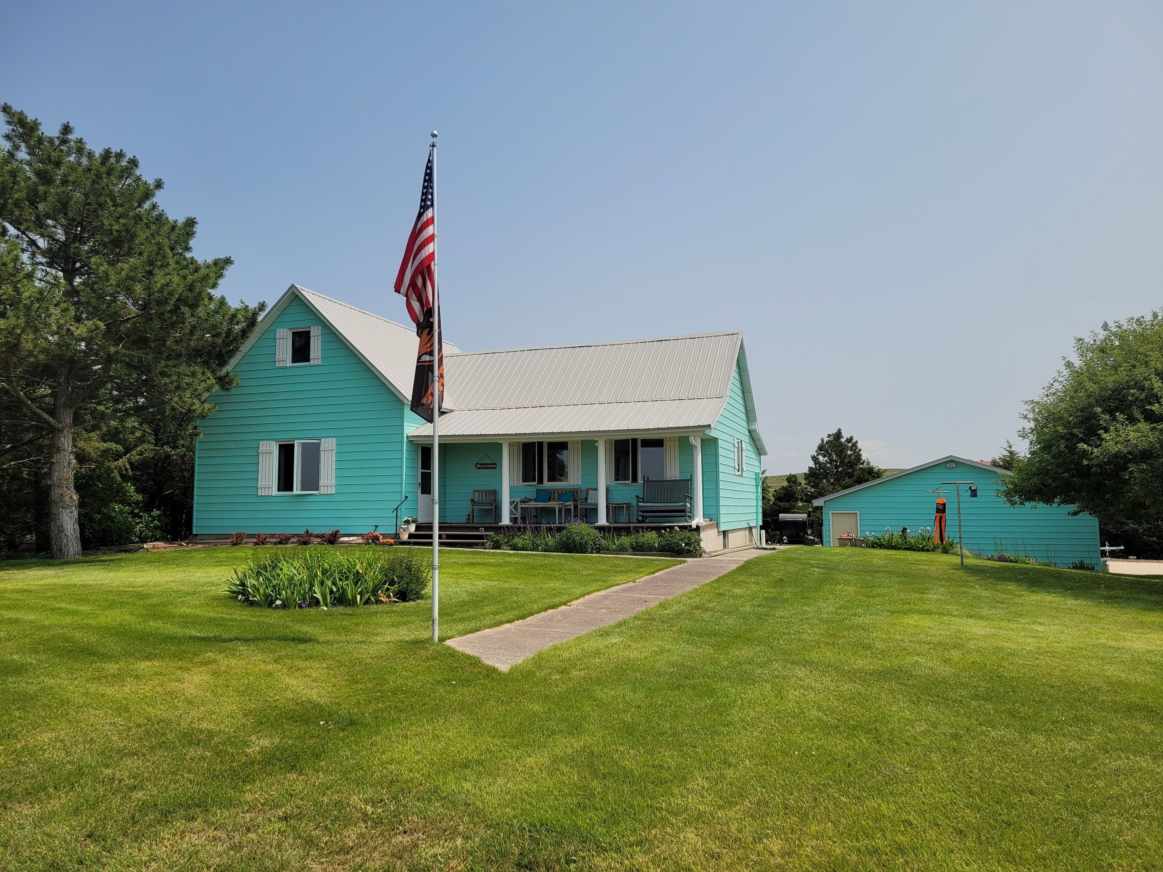 Farmhouse at the Cove on Lake Mac