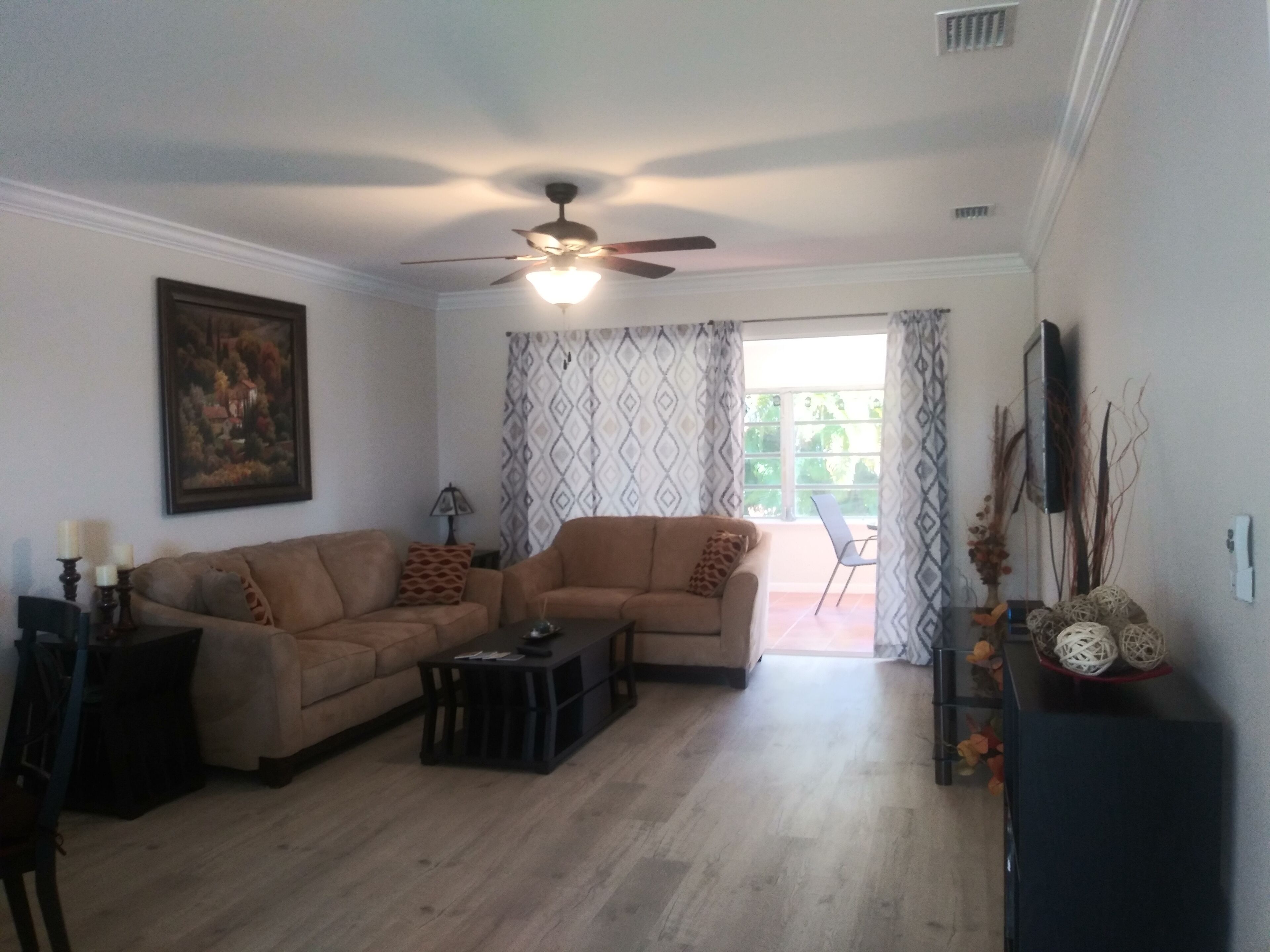 A two bedroom condo located in Venice minutes away from spectacular beaches
