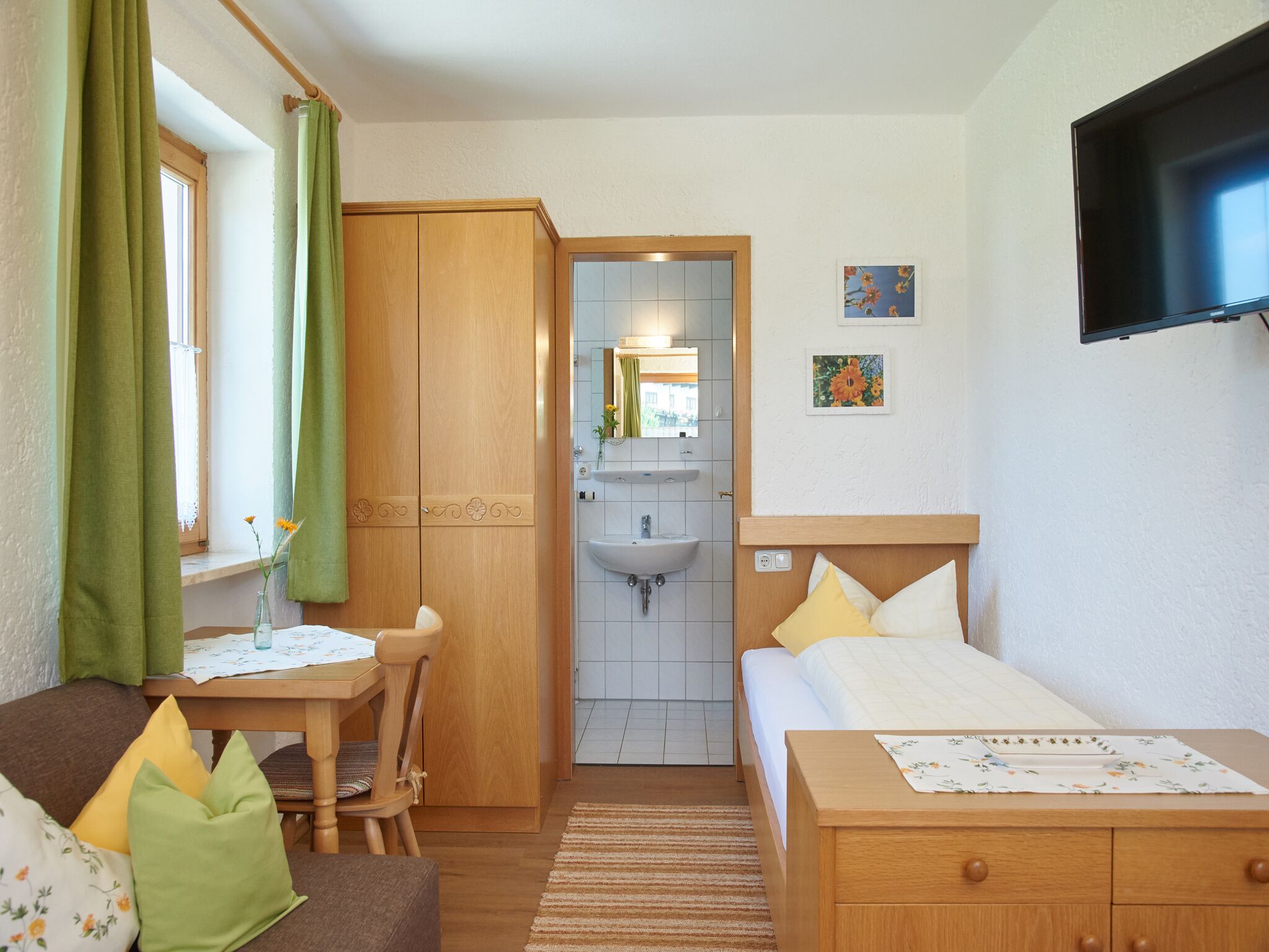Apartment Marigold, 20sqm, 1st floor, combined living room and bedroom
