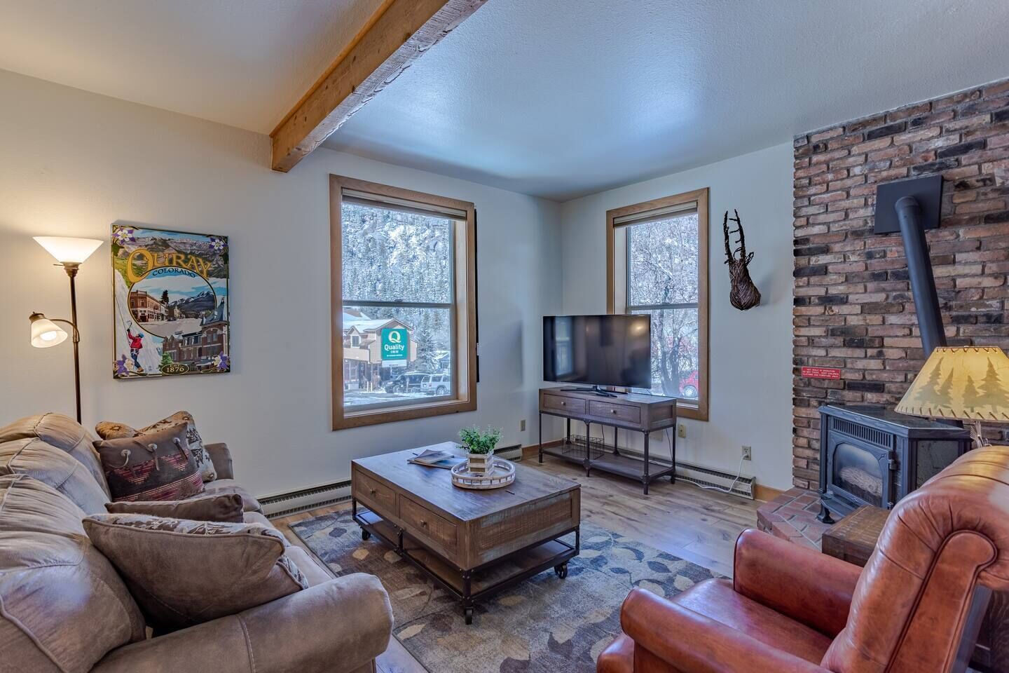 "Updated 1 bed 1 bath Downtown Ouray Condo w/AC.”