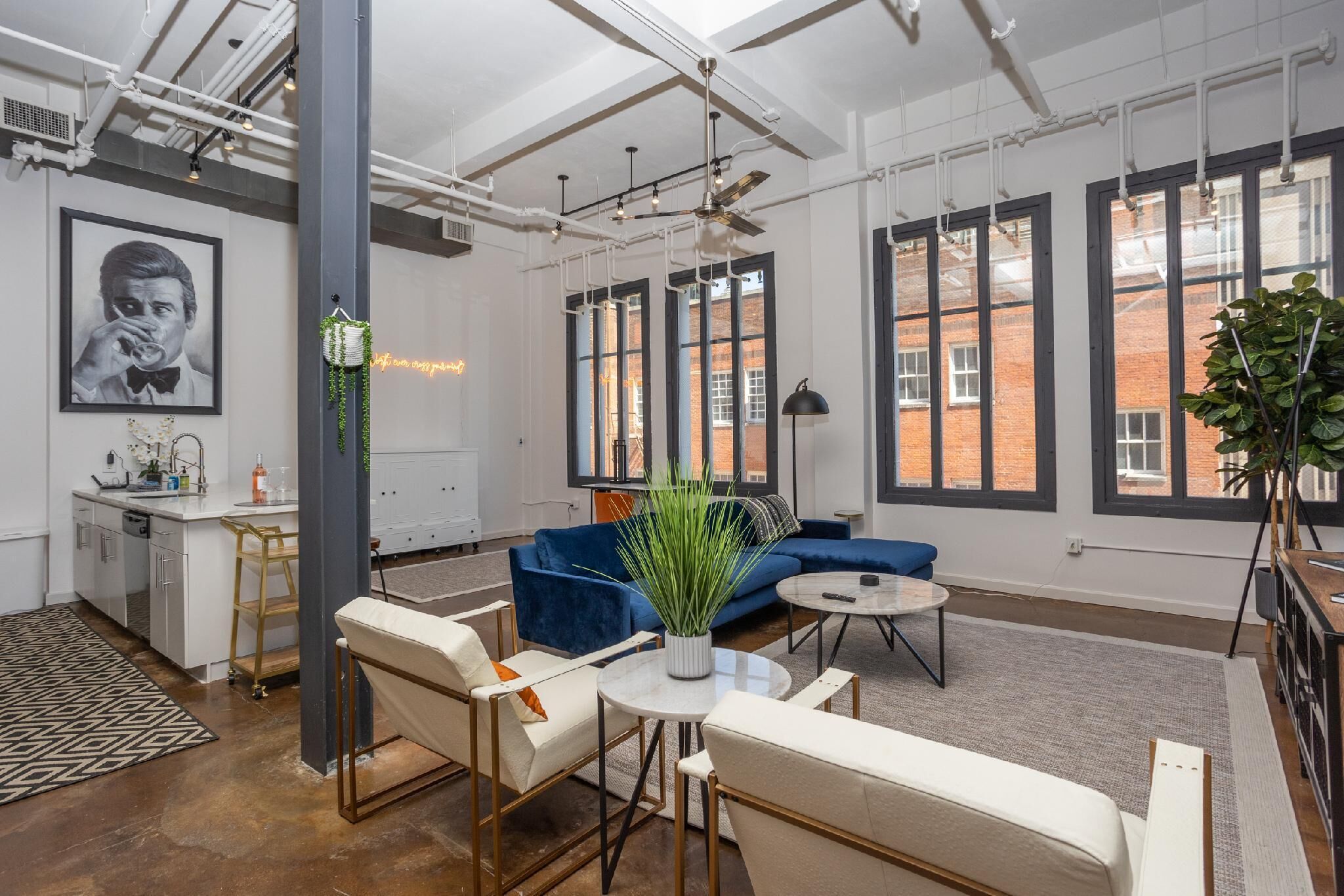 Top Floor Industrial Style Penthouse in ❤️ DTWN FTW