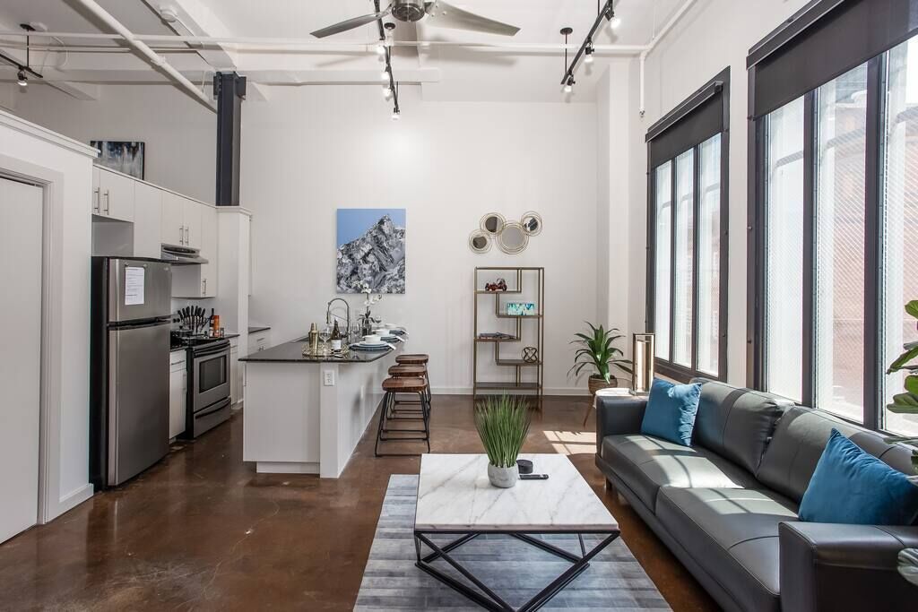 NEW: ⚡️Sundance Square Penthouse, Last Minute Discounts⚡️