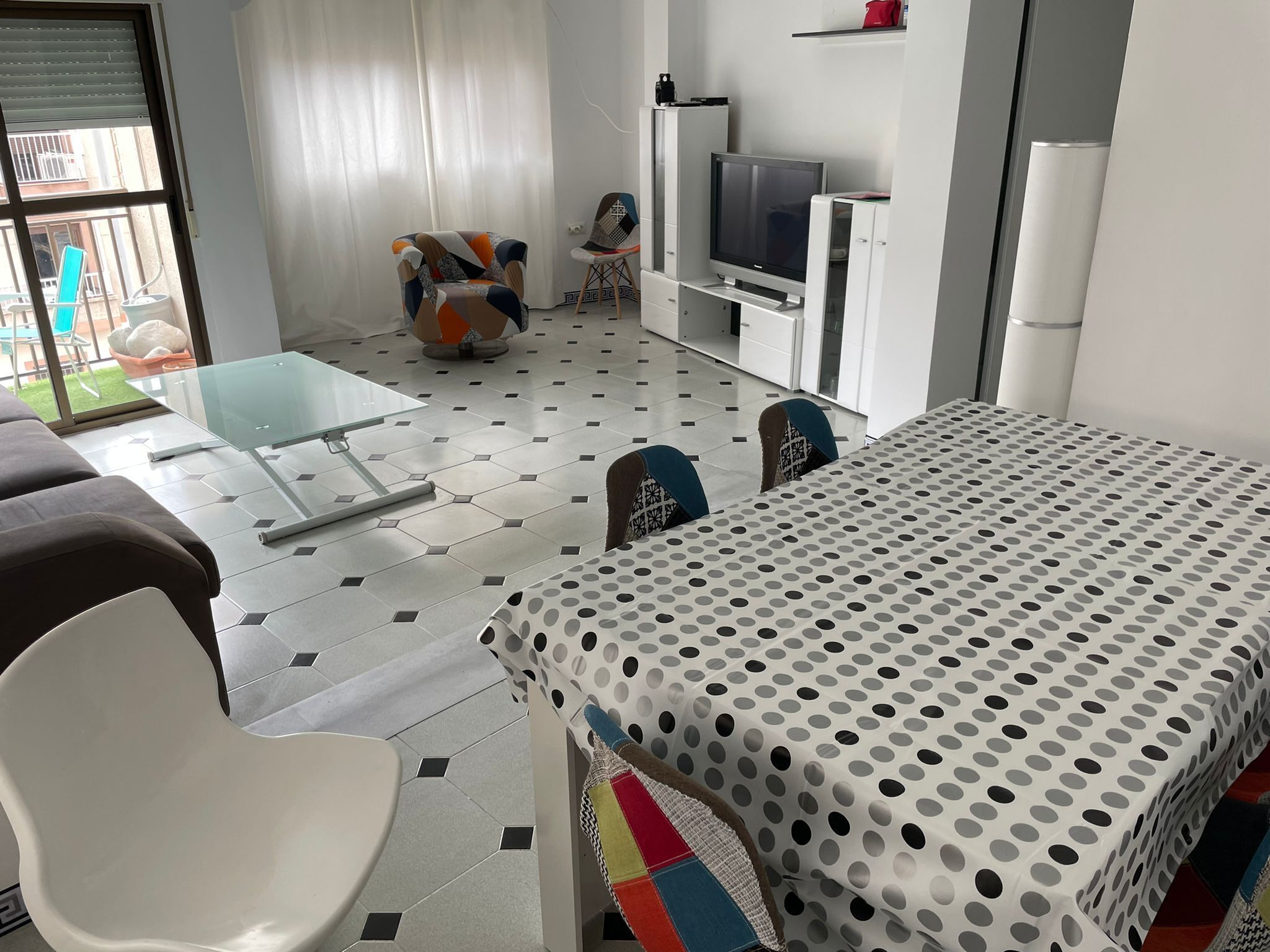 NICE APARTMENT RECENTLY RENOVATED