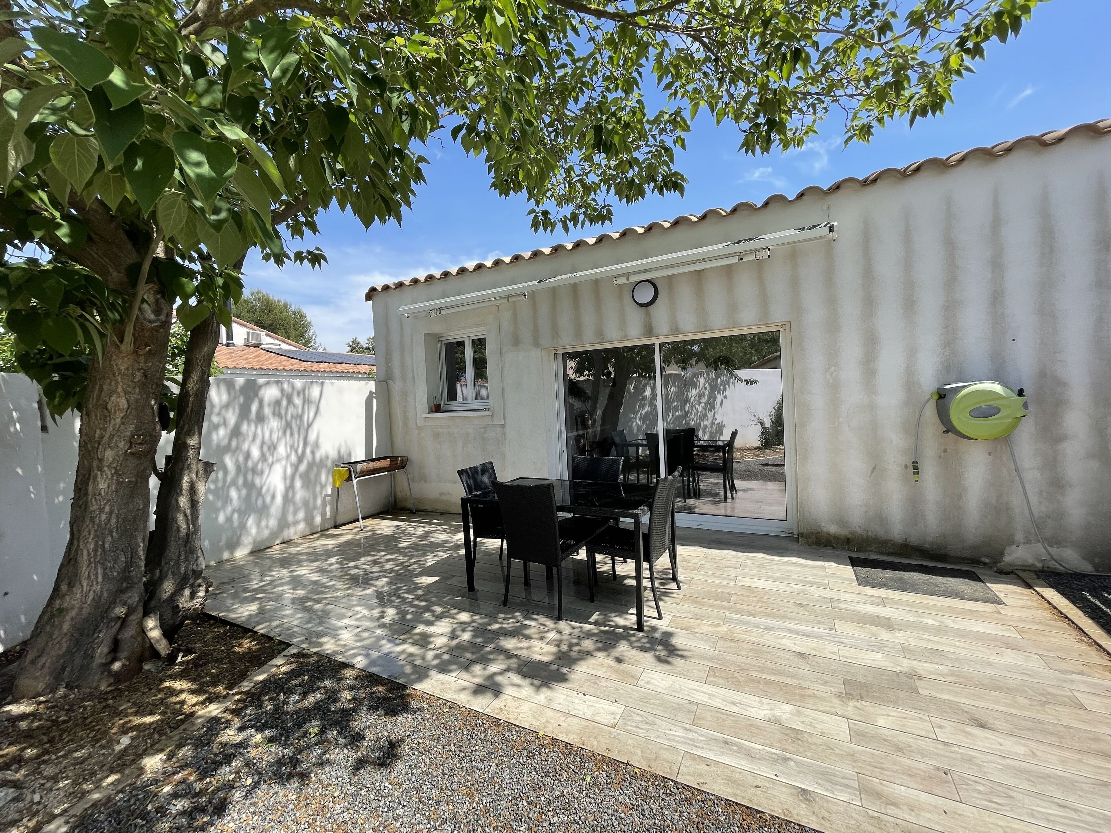 Le Lou Clapas Independent apartment with outdoor courtyard