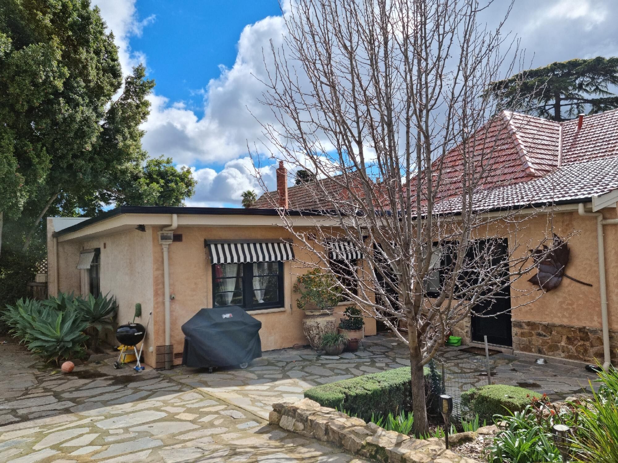 Charming Private Guest House with Pool & Parking

