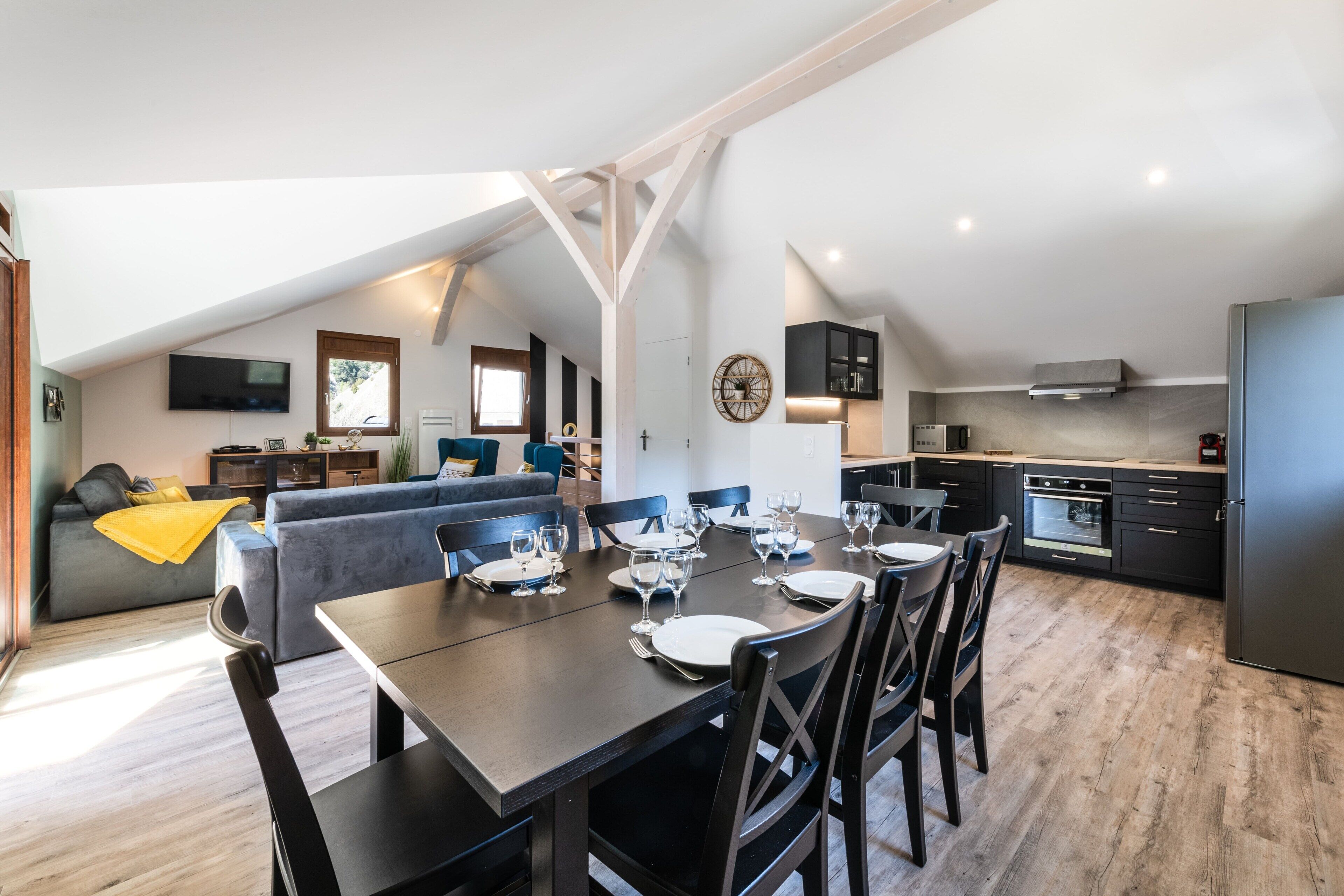 Completely renovated apartment, facing south in Brides les Bains.