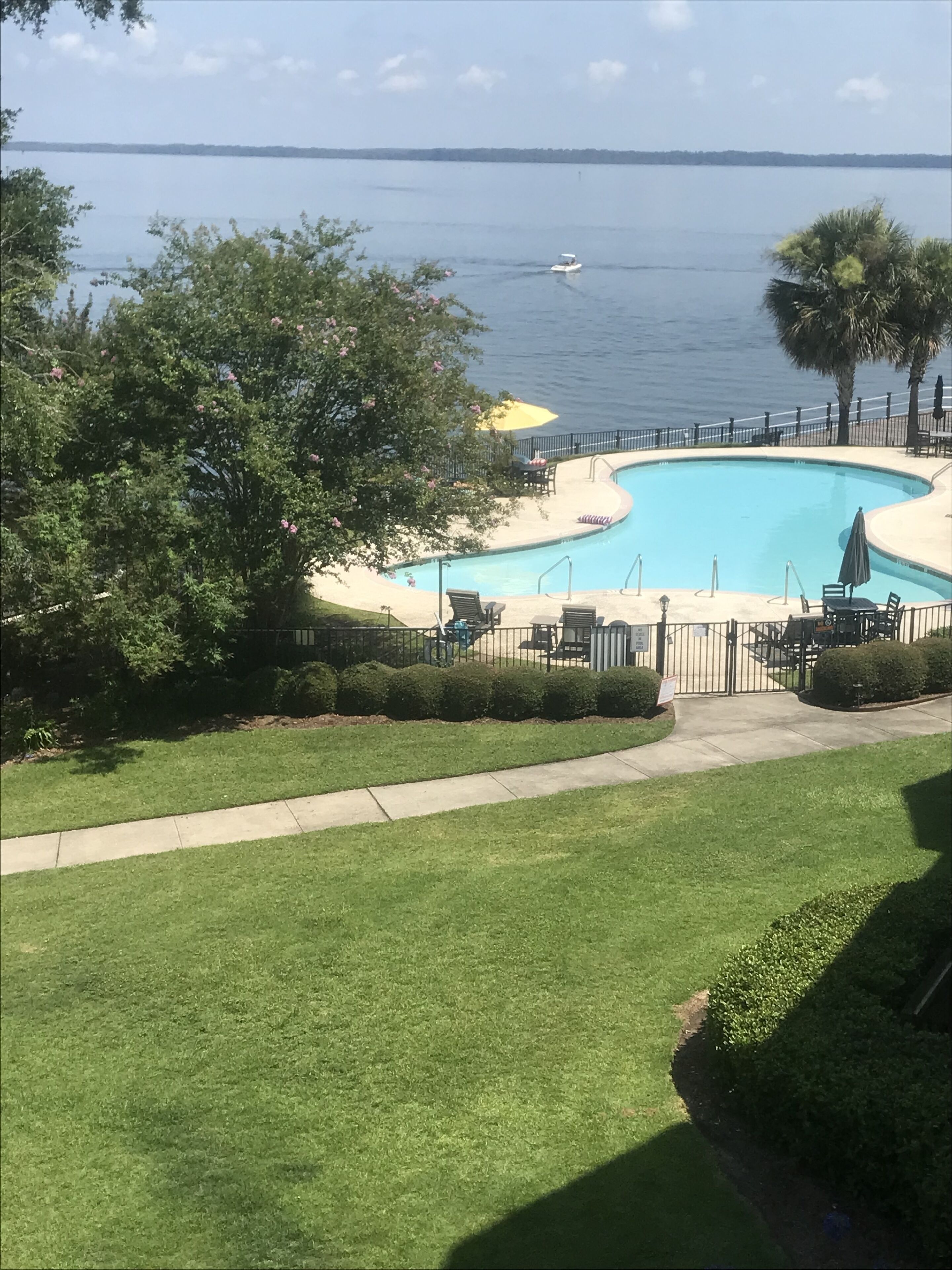 Quaint 2 bedroom condo 