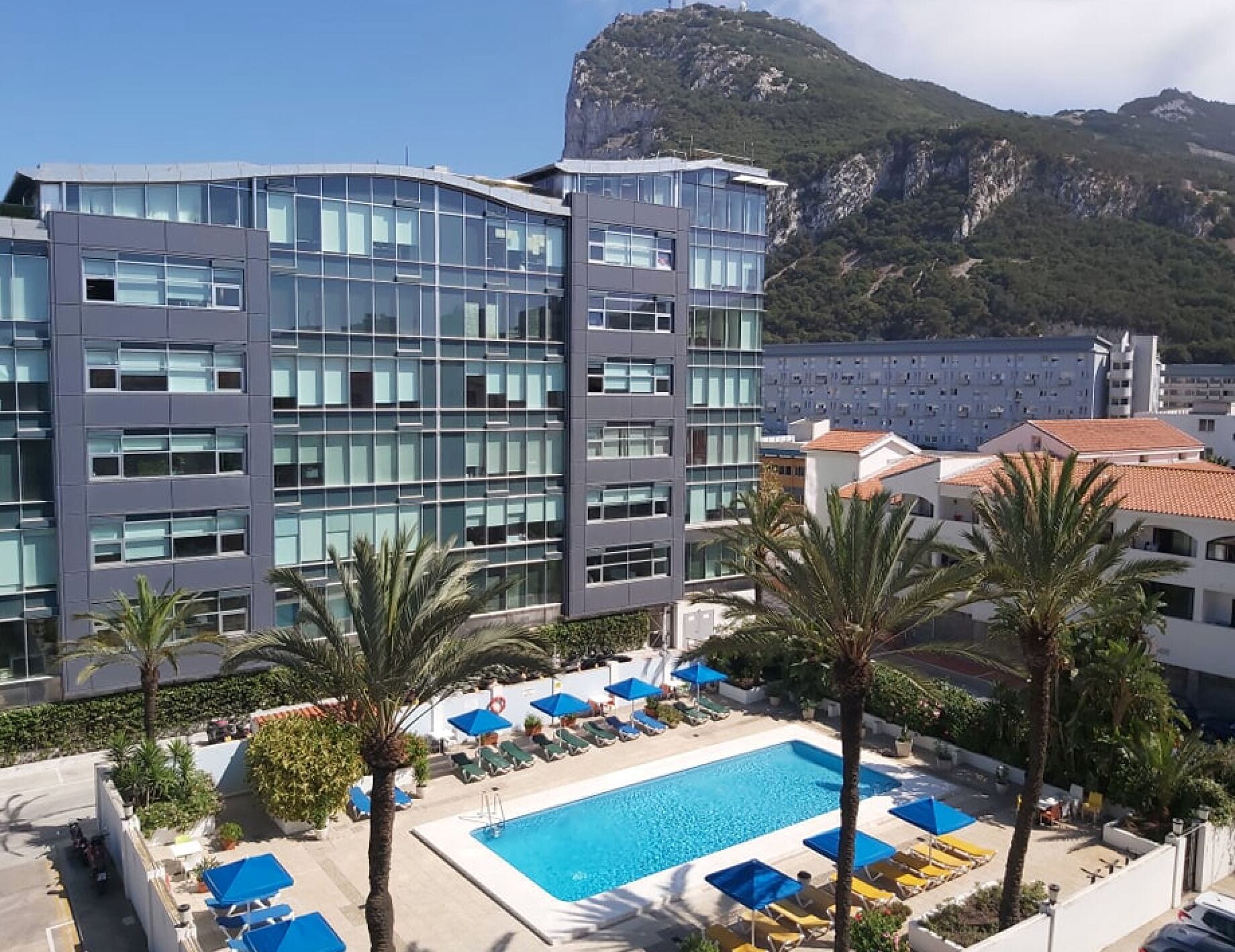 NEW - OceanVillage Apartment -Privet pool and Rock of Gibraltar views 