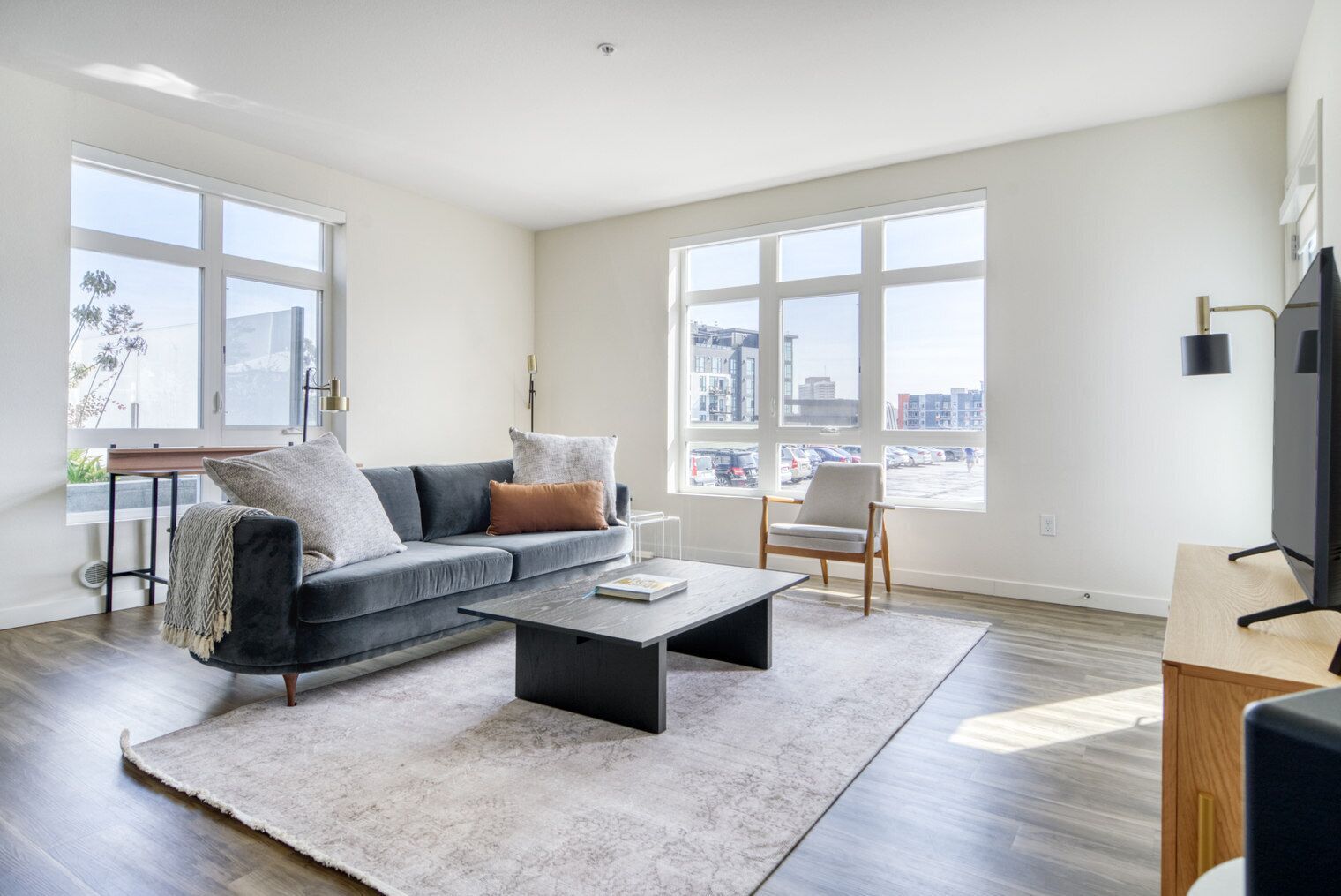 Gorgeous Oakland 2BR w/ Gym, Pool & W/D, walk to Target, by Blueground