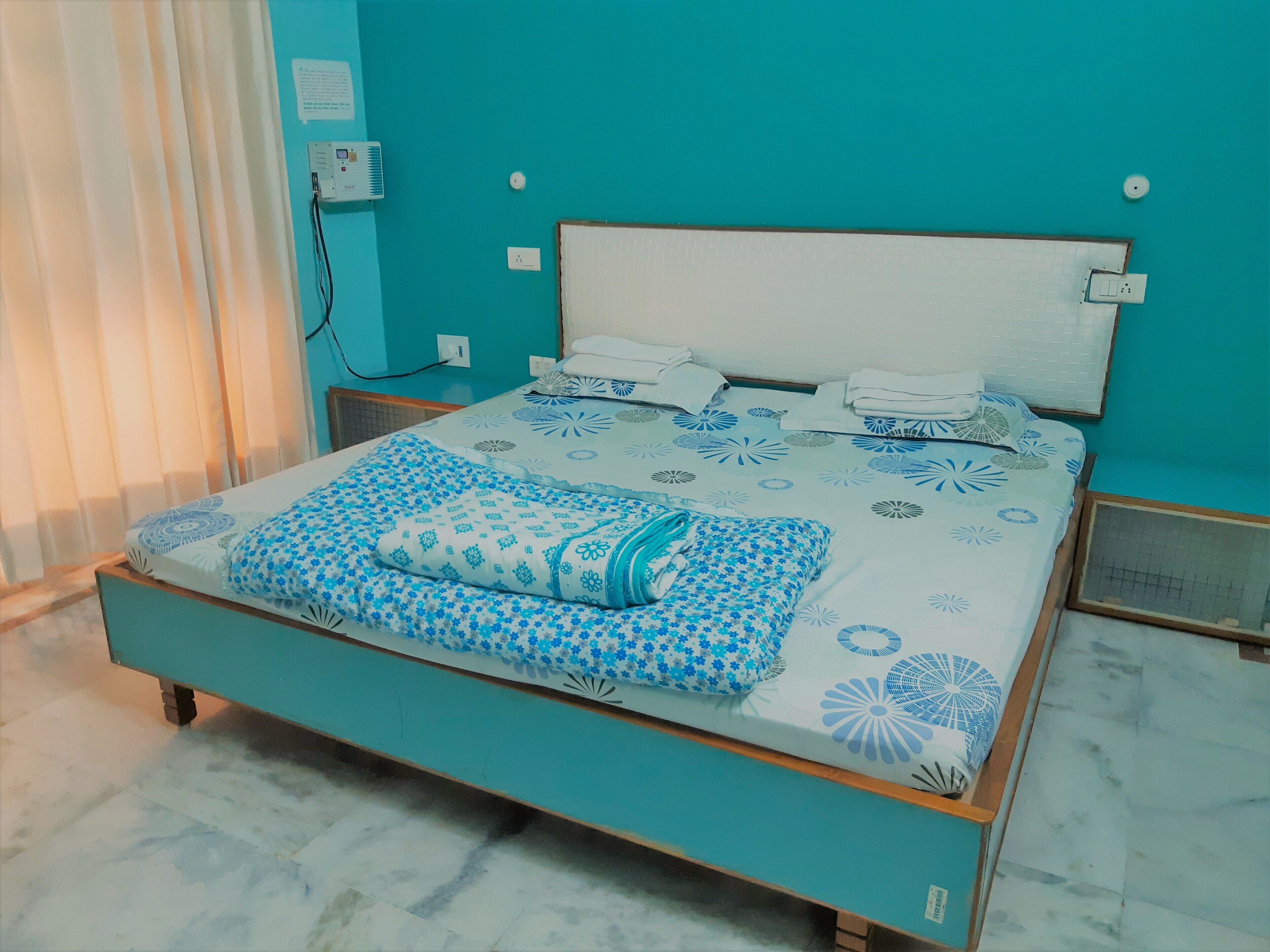 Beautiful Fully Furnished 2BHK Suite - rooms, lobby, kitchen, bathrooms, Garden