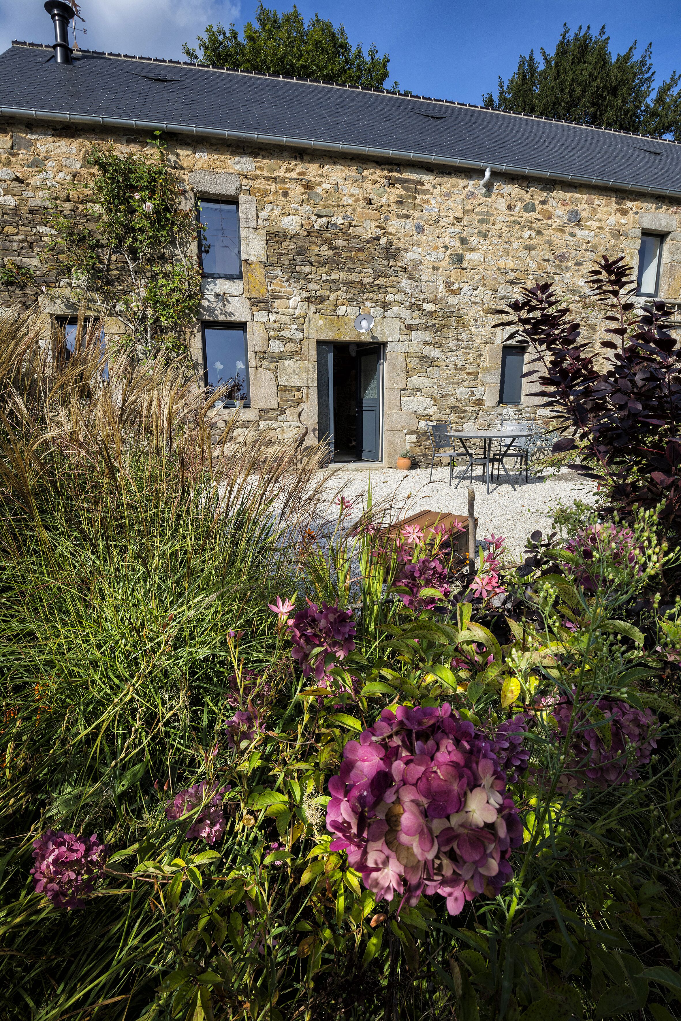 Along the water "Bed and Breakfast" located in Vast in a green countryside