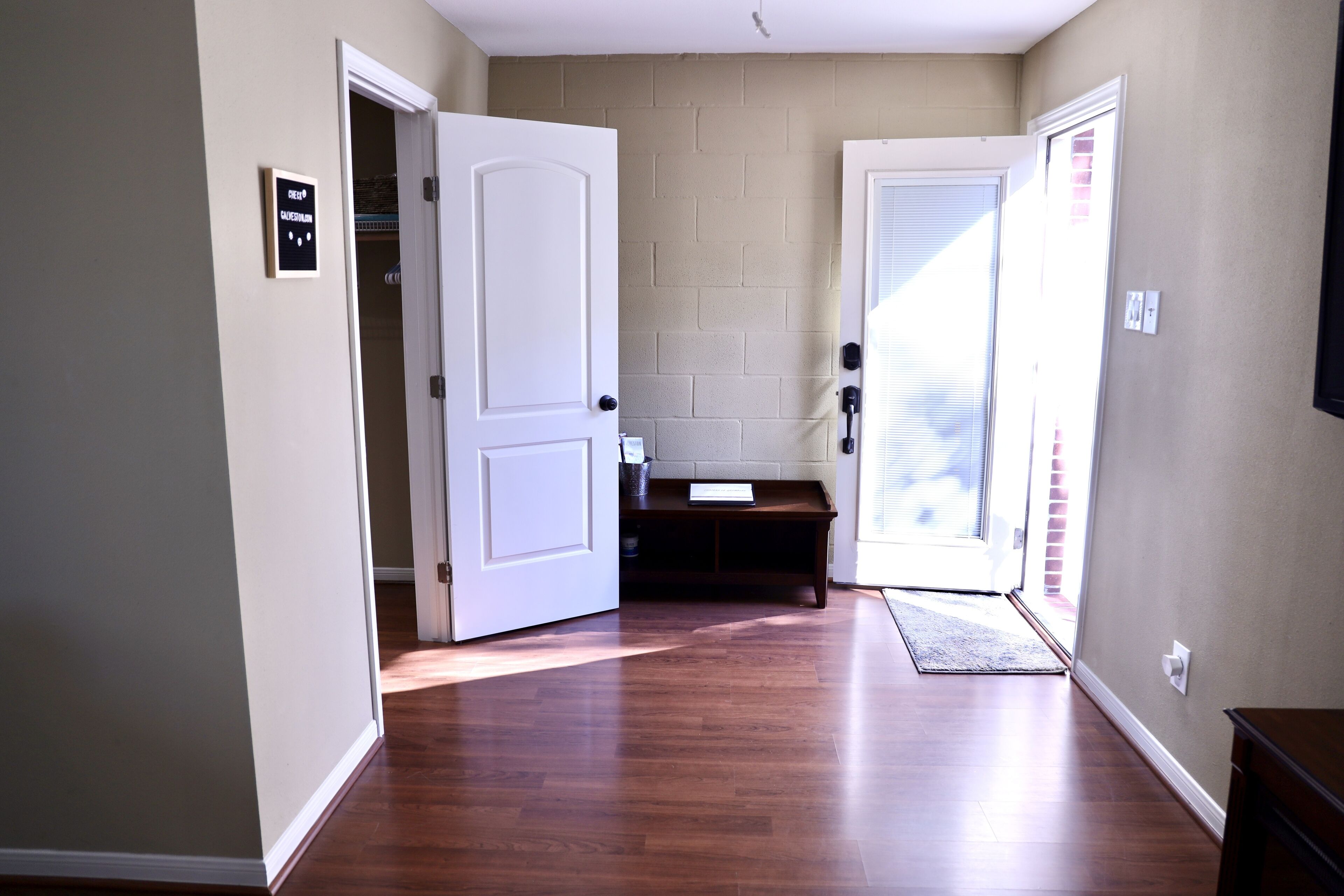 Comfy Guest House 7 Min Drive to Beach + Grill and Outdoor TV / Strand District 