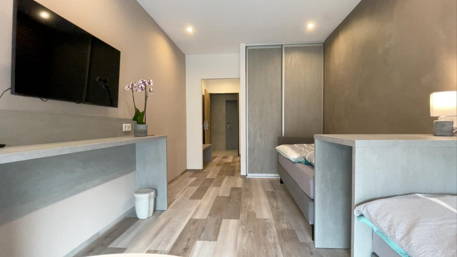 Modern two bed apartment with underfloor heating