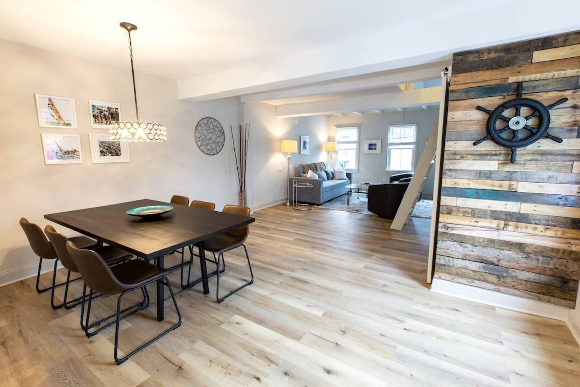 Pet-friendly Loft in popular Eastport on 2nd Floor