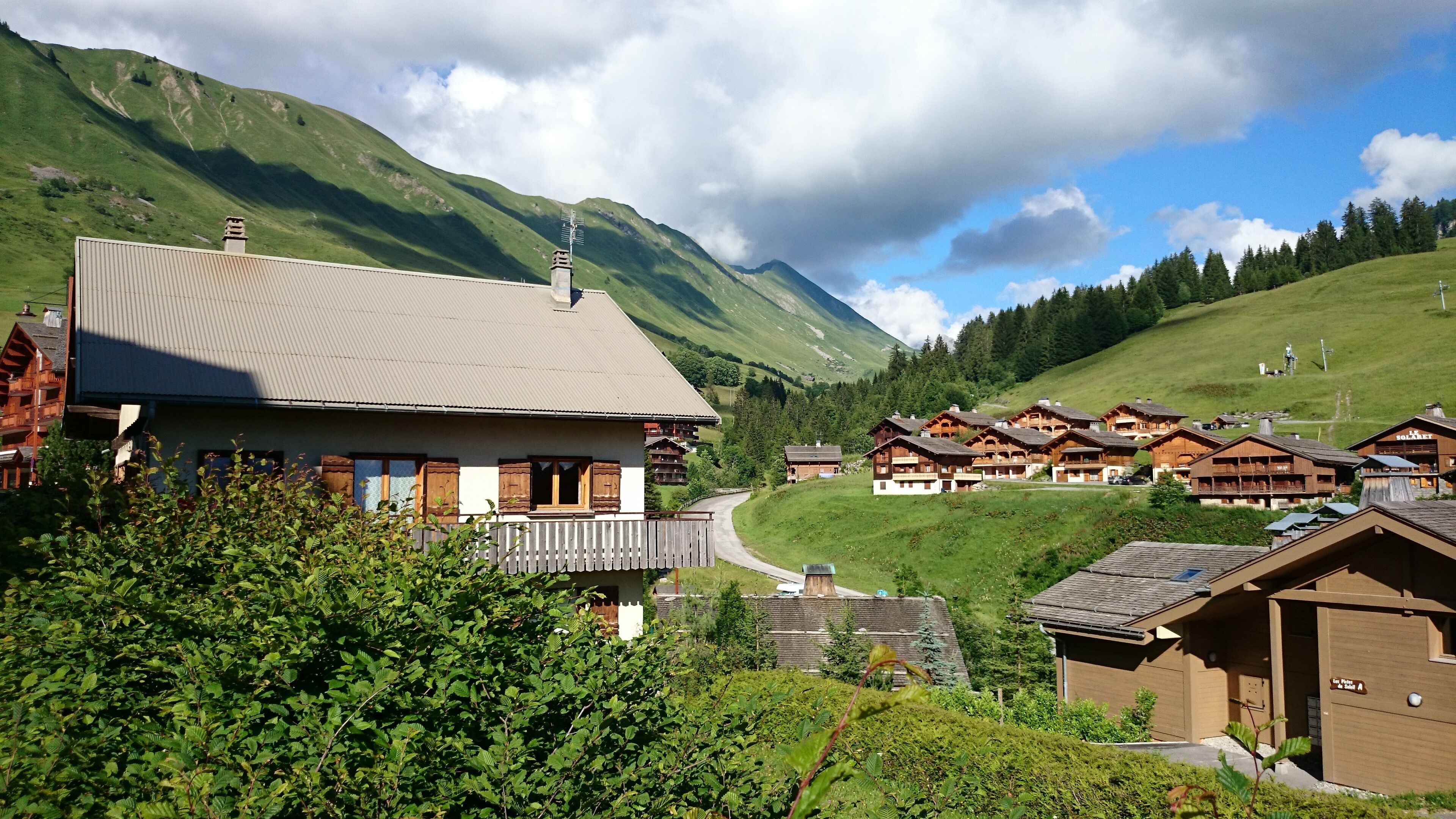 110 m2 apartment in a chalet, near slopes and shops