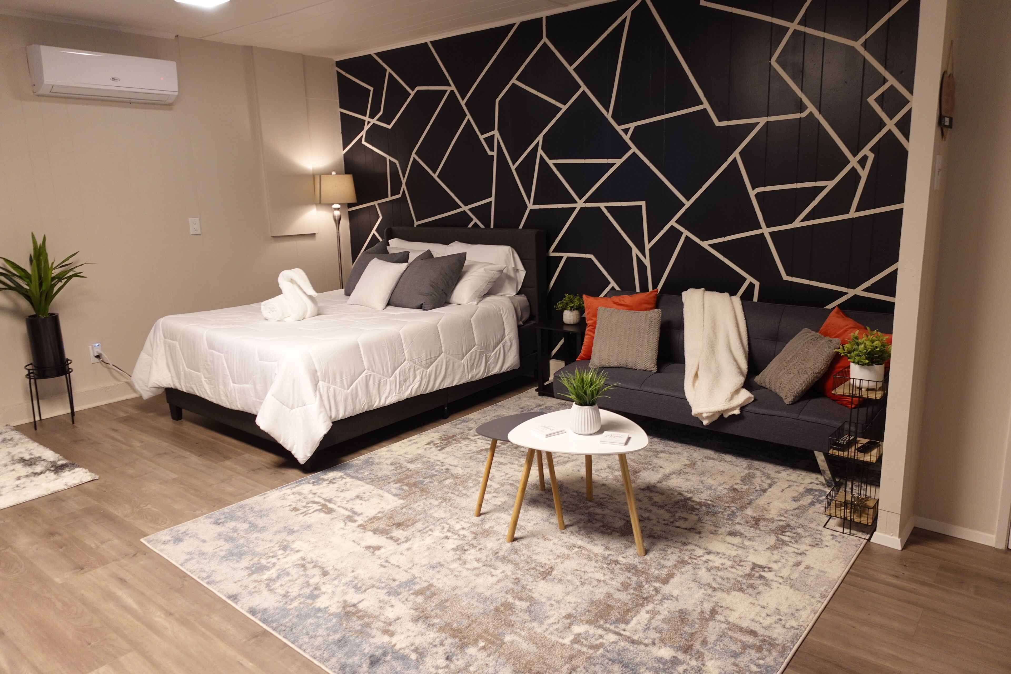 NEW CLEAN Stylish Cozy Studio Lake Murray
